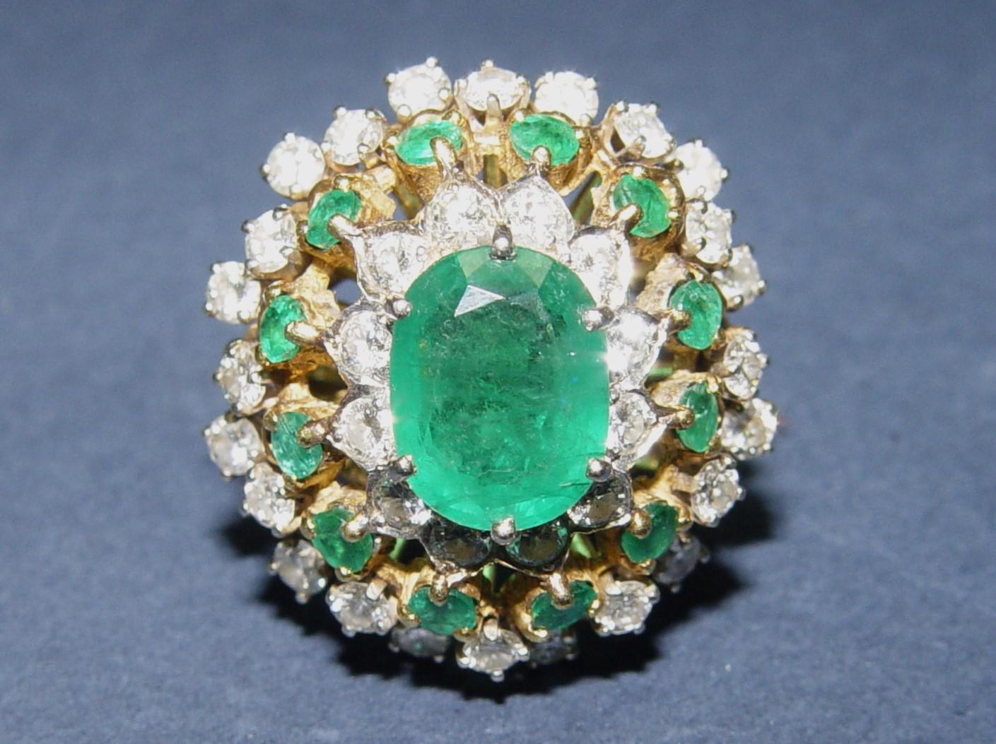 Oval Cut 3.50CT Natural Emerald and Diamond cocktail ring 18K s-6 For Sale