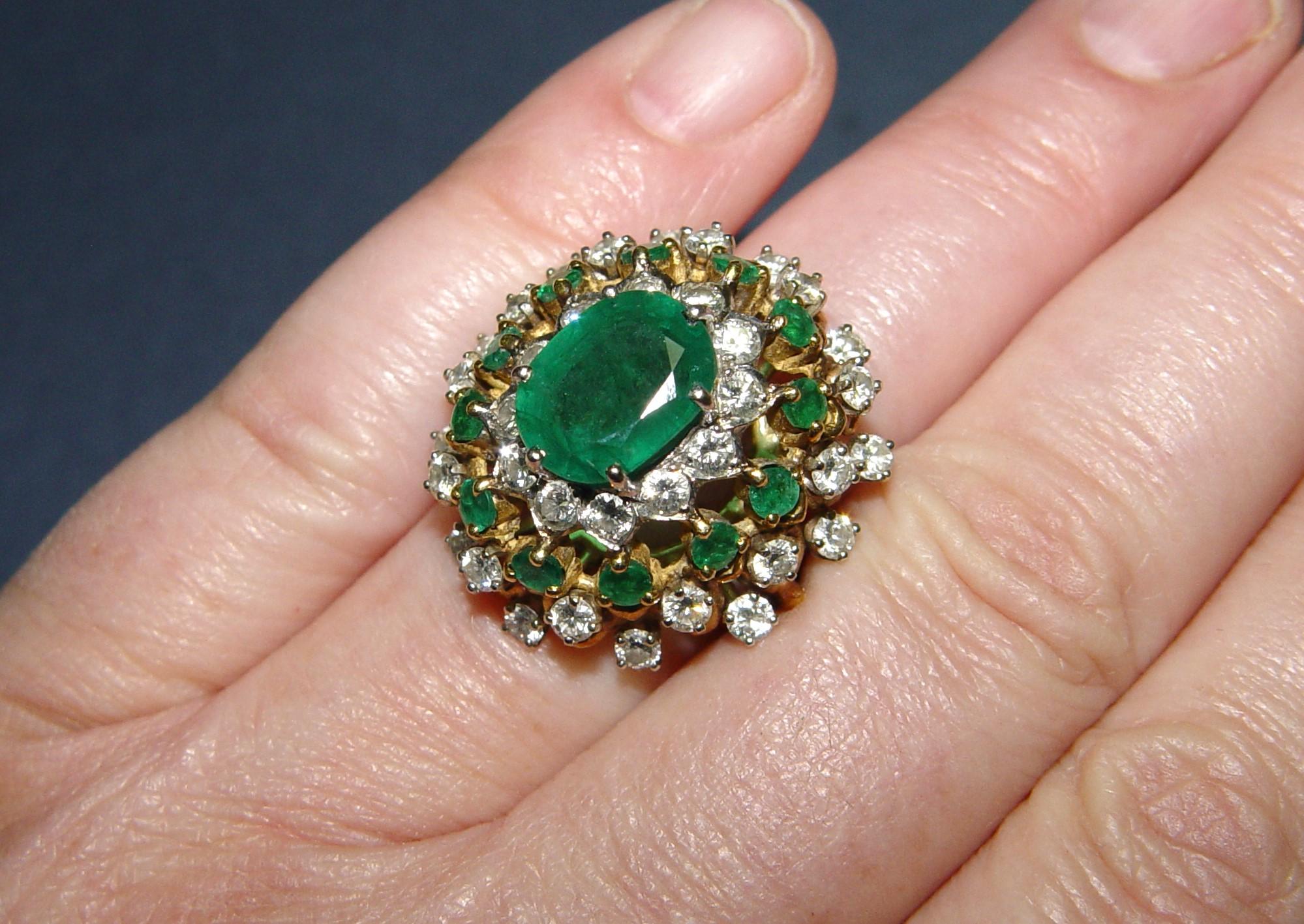 3.50CT Natural Emerald and Diamond cocktail ring 18K s-6 For Sale 3