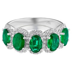 3.50ct Oval Emerald & Round Diamond Band in 14KT Gold