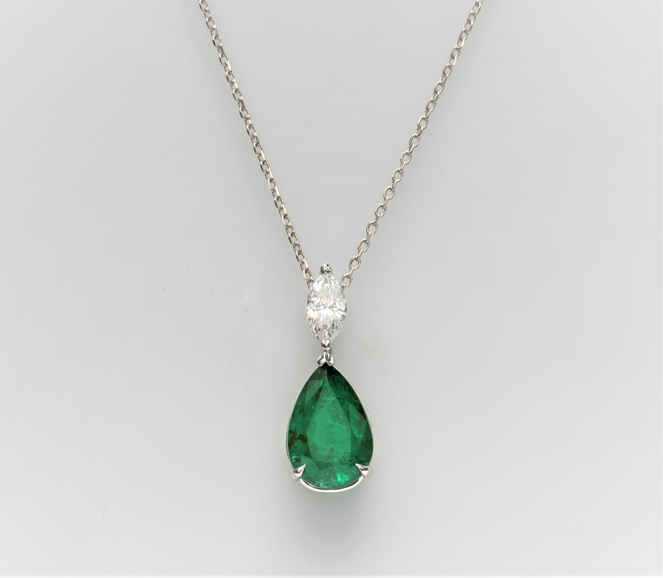3.50ct  Pear Shape Natural Emerald & 0.45ct Marquise Shaped Diamond Pendant, 18K In New Condition In Houston, TX