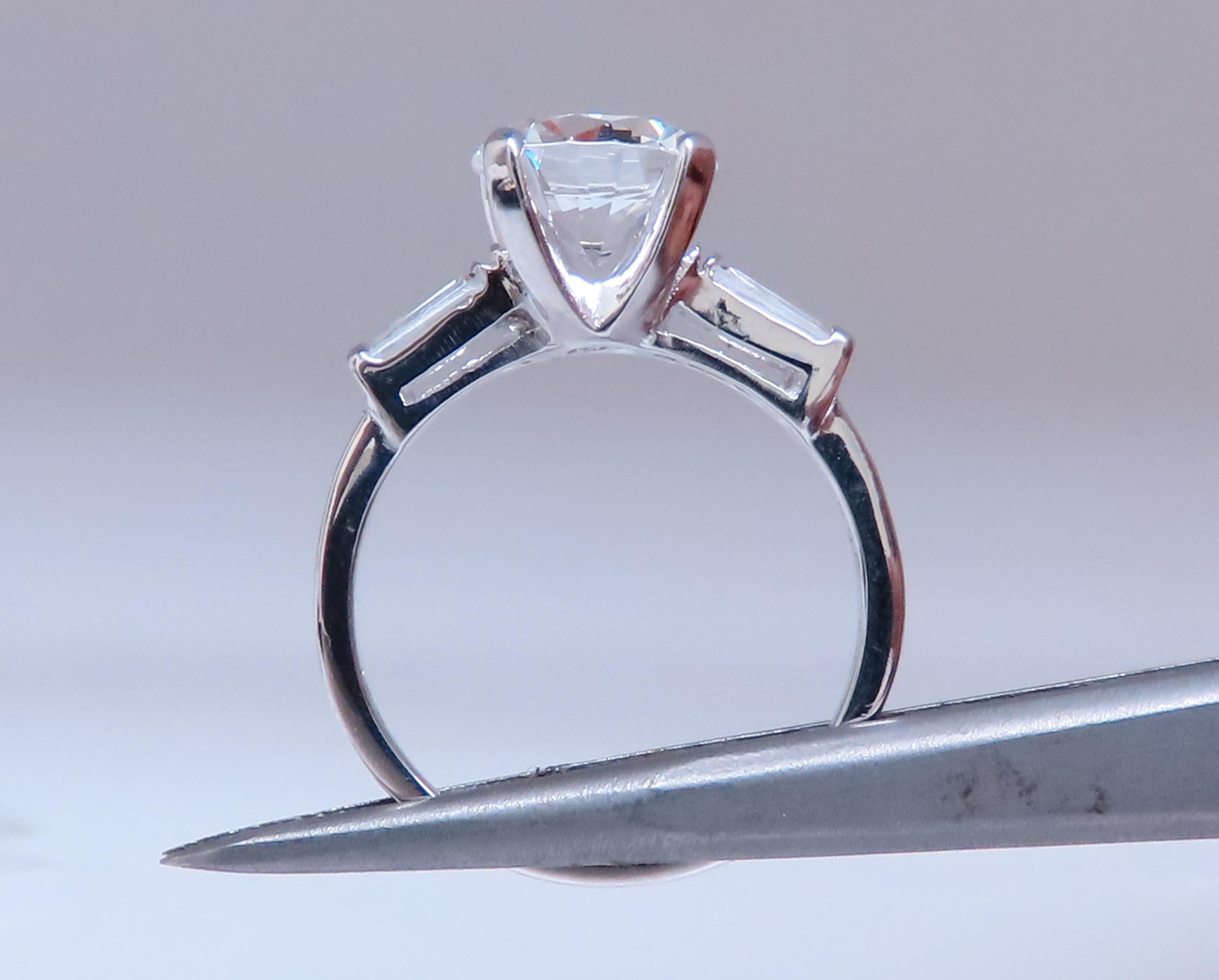 Contemporary 3.50ct White Zircon Engagement Ring 14kt Gold 12435 For Sale