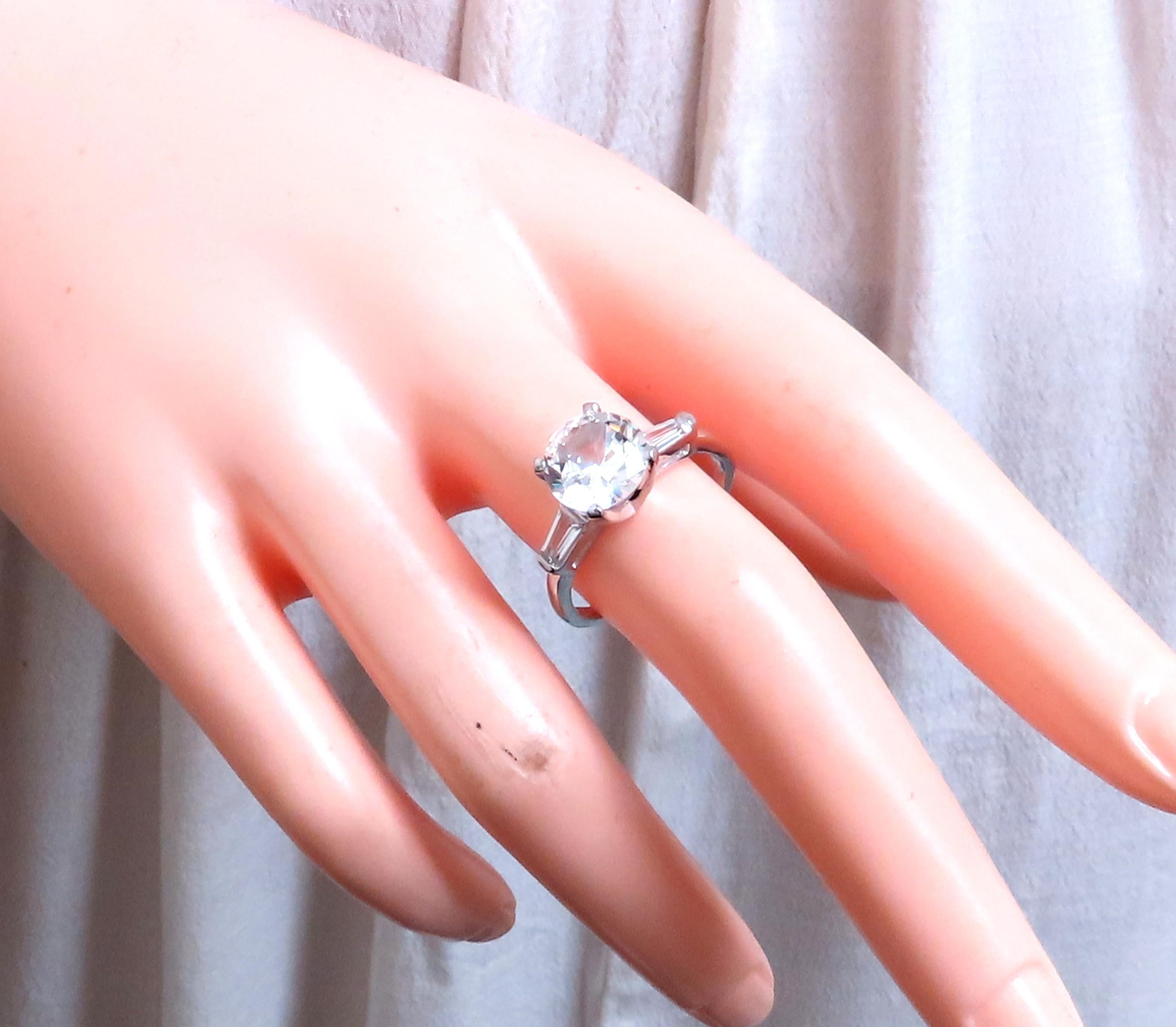 Round Cut 3.50ct White Zircon Engagement Ring 14kt Gold 12435 For Sale