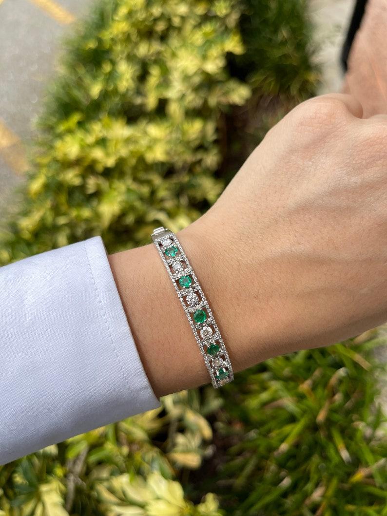 Women's or Men's 3.50tcw 18K Emerald & Diamond Cuff Bracelet - Round Cut White Gold 750 For Sale