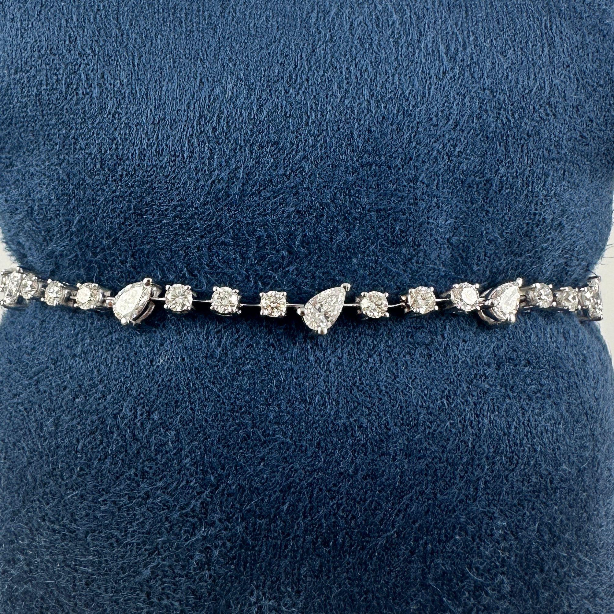 3,51 Karat birnenförmiges und rundes Diamantarmband aus 14K Weißgold, 7 Zoll (Gemischter Schliff) im Angebot