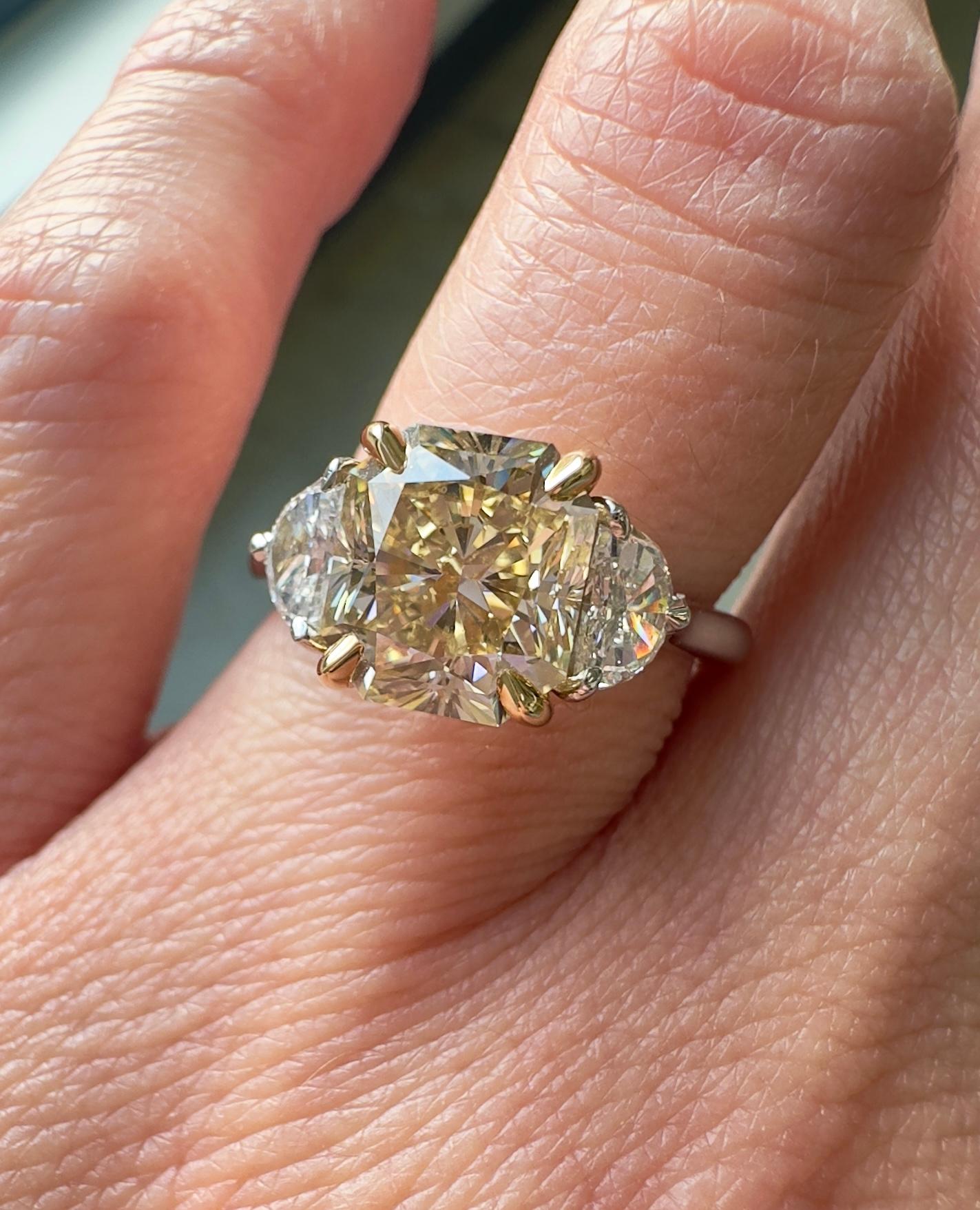 Bague avec diamant jaune brunâtre fantaisie de 3,51 carats certifié GIA Neuf - En vente à Houston, TX