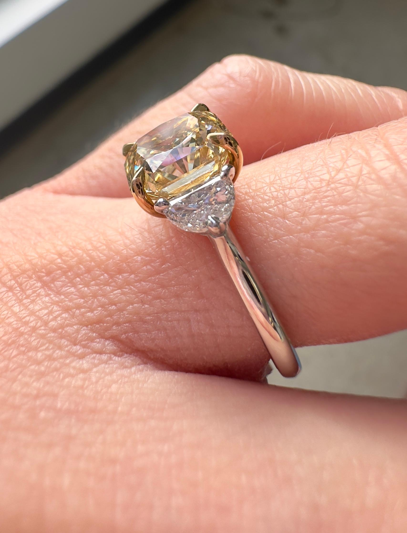 Bague avec diamant jaune brunâtre fantaisie de 3,51 carats certifié GIA Pour femmes en vente