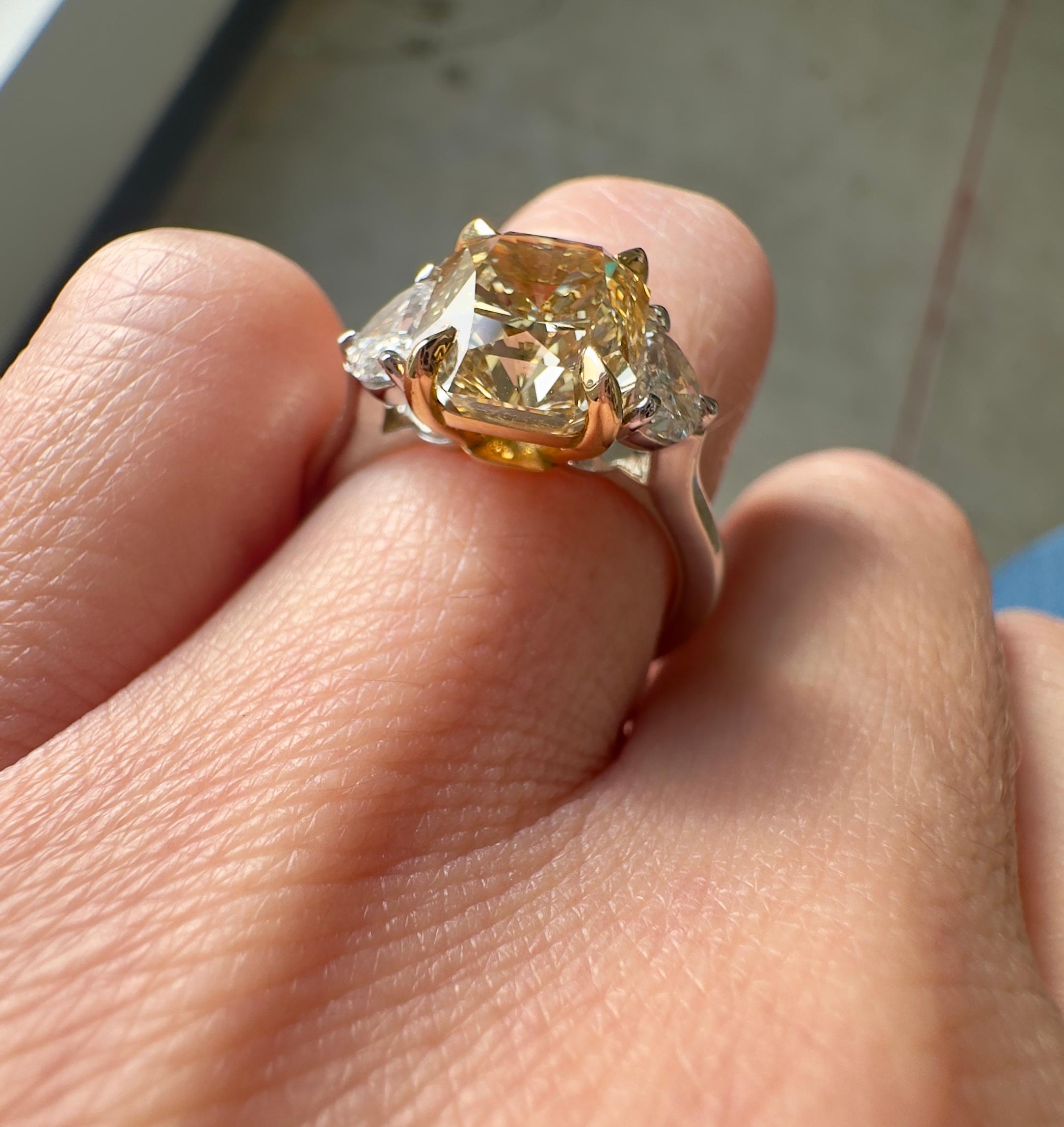 Bague avec diamant jaune brunâtre fantaisie de 3,51 carats certifié GIA en vente 1