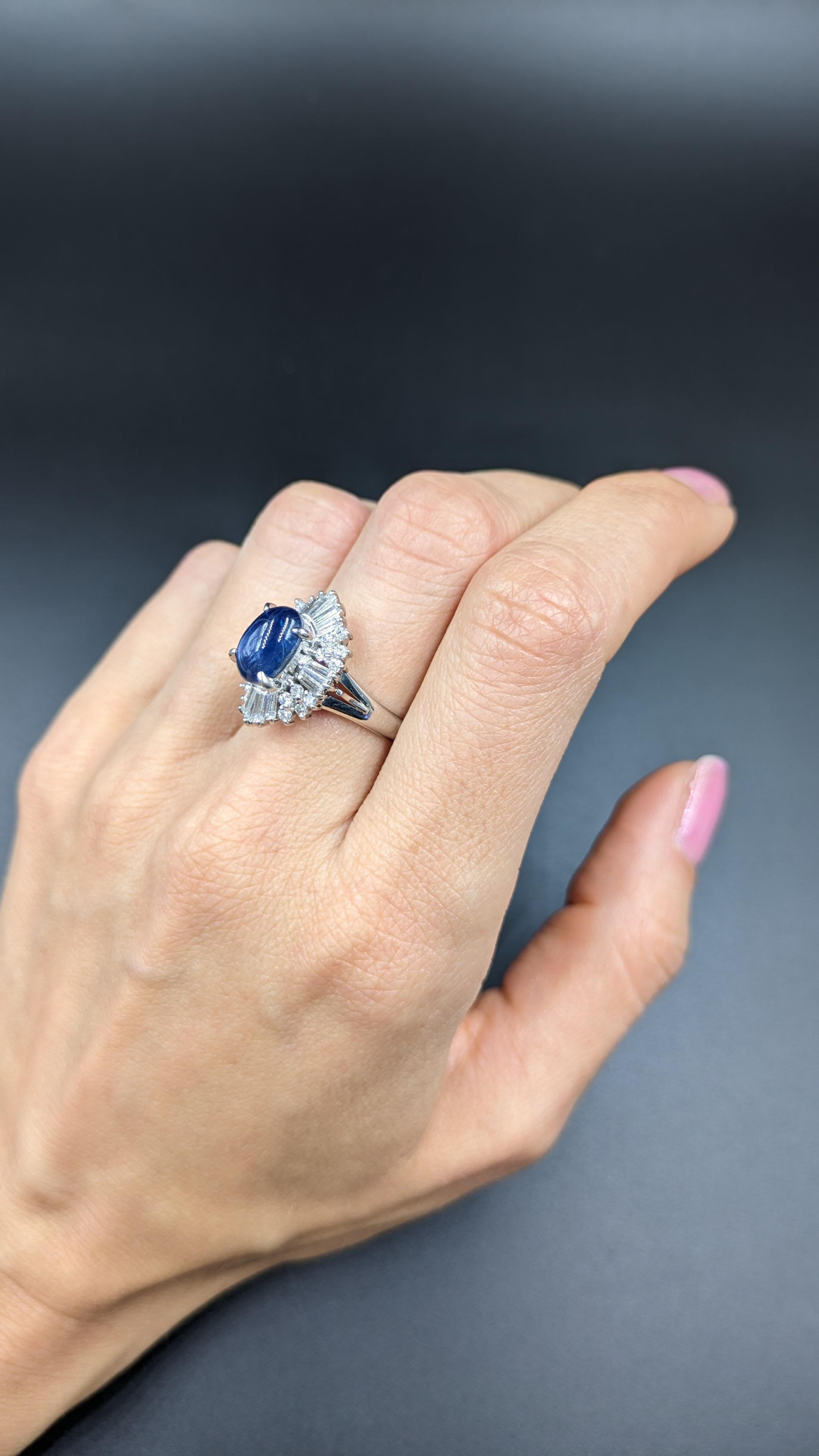 3.51 Carat Sapphire Cabochon 0.58 Carat Diamond Ring in Platinum For Sale 3