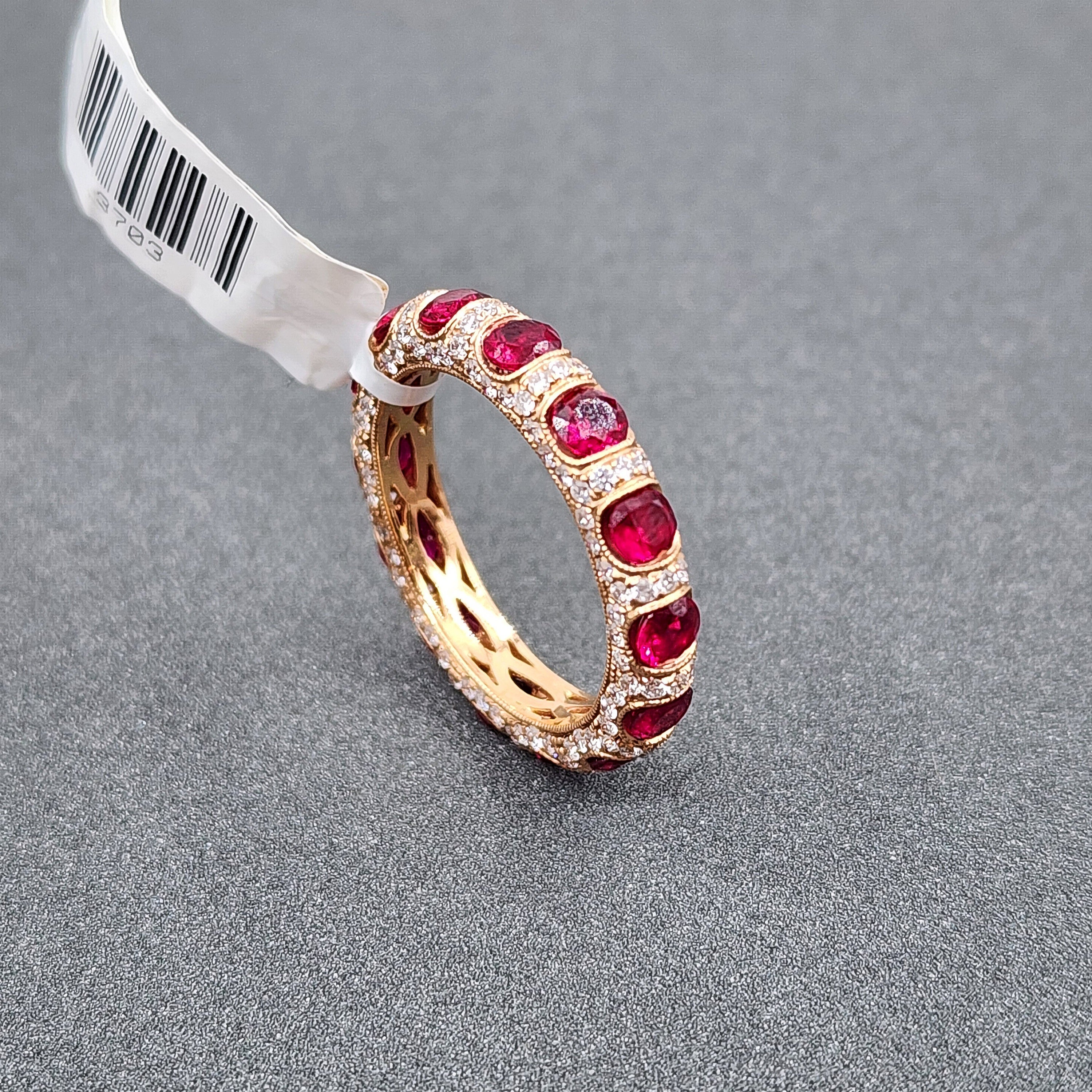 3,51 ct Rubin
Diamant Eternity Band