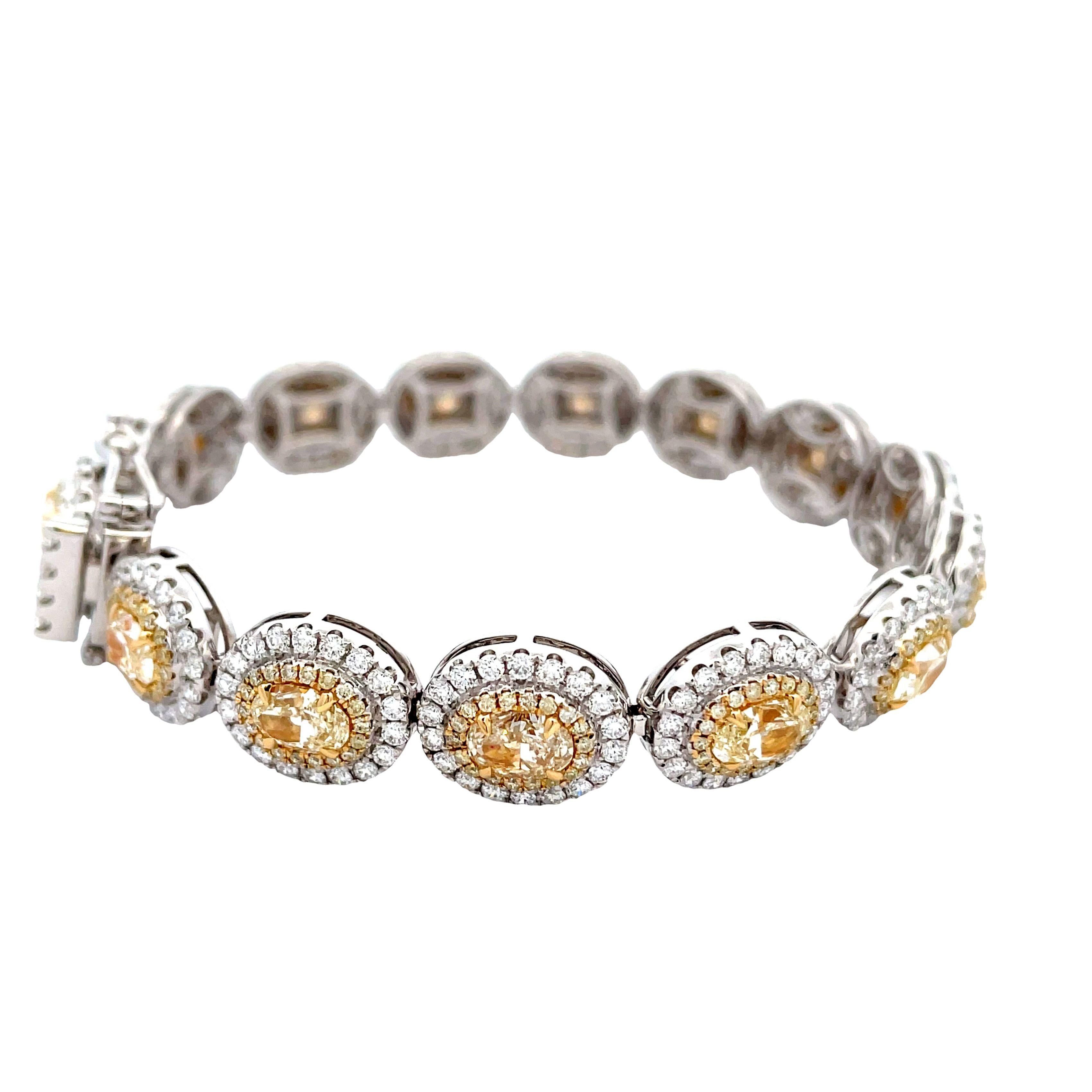   3.51 CT White Diamond Round 9.51 CT Yellow Diamond (MIX SHAPE) 18KY/W Bracelet In New Condition For Sale In New York, NY