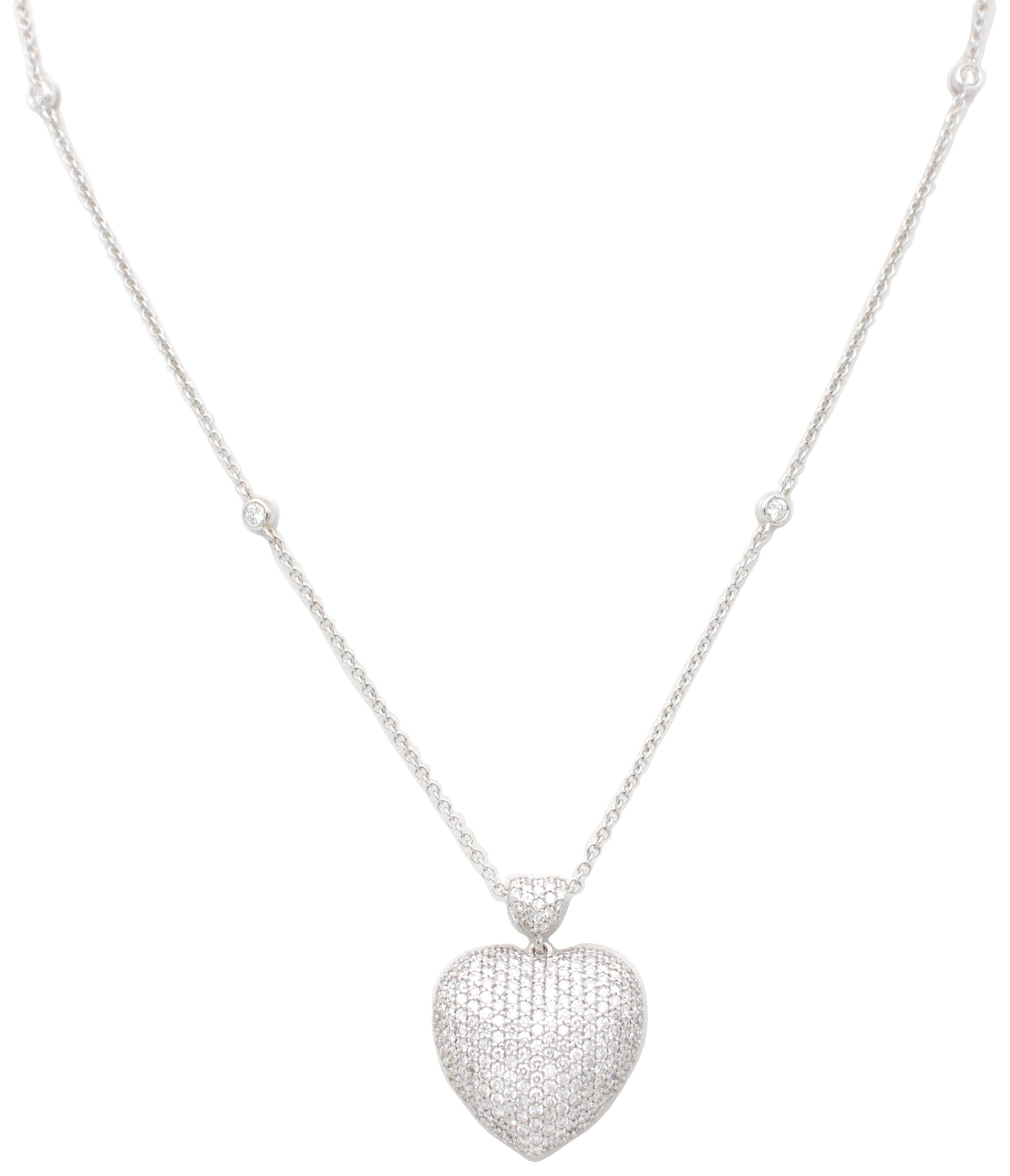 SHIPPING POLICY:
No additional costs will be added to this order.
Shipping costs will be totally covered by the seller (customs duties included).

Elegant and refine pendant necklace realized in 18 kt white gold, composed of white gold chain studded