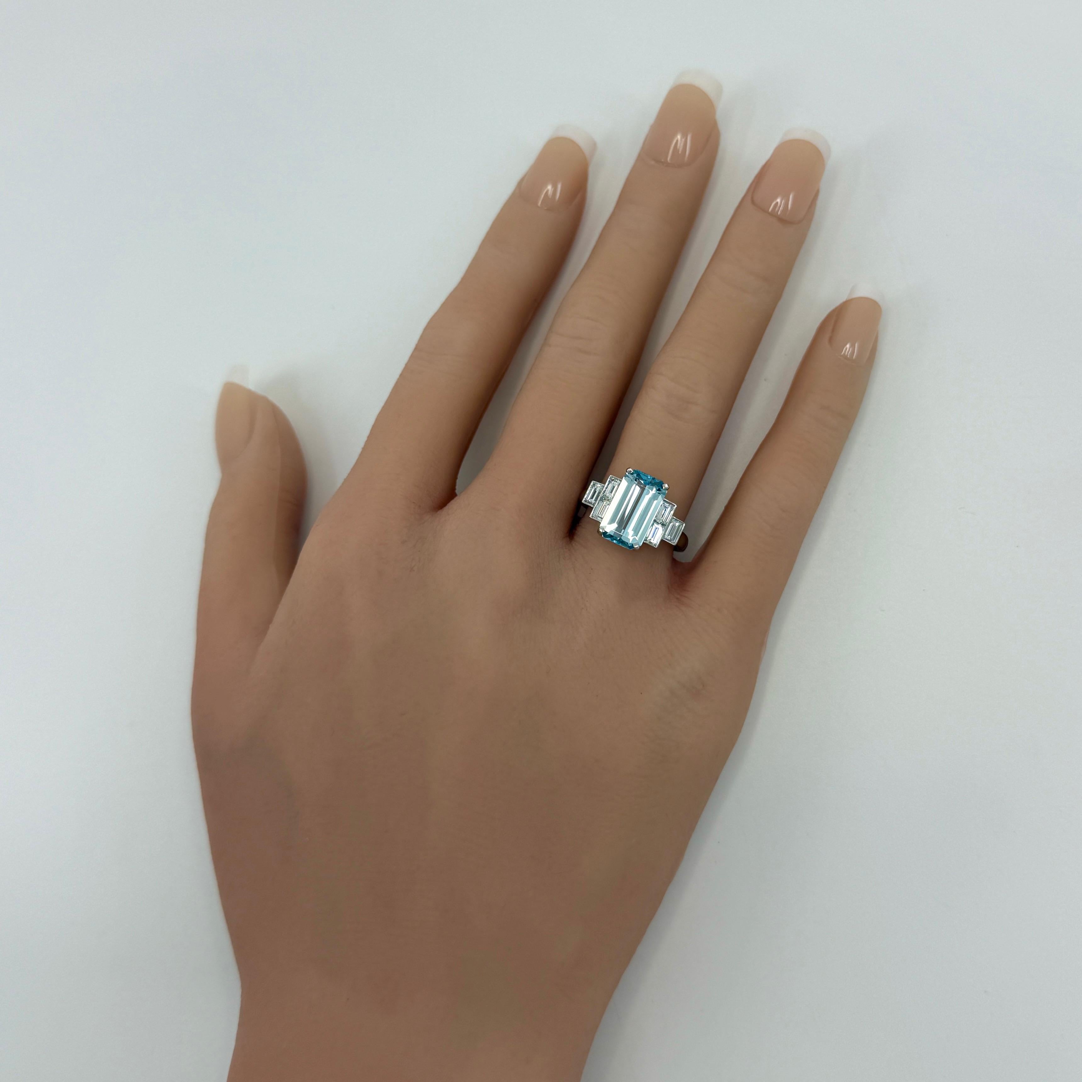 3.51ct Fine Blue Emerald Cut Aquamarin und Diamant Art Deco Platin Ring im Angebot 4