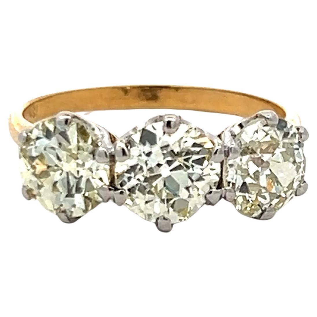 3,51ct Old European Cut Diamond Drei-Stein-Ring in 18K Gold
Platin GIA Cert