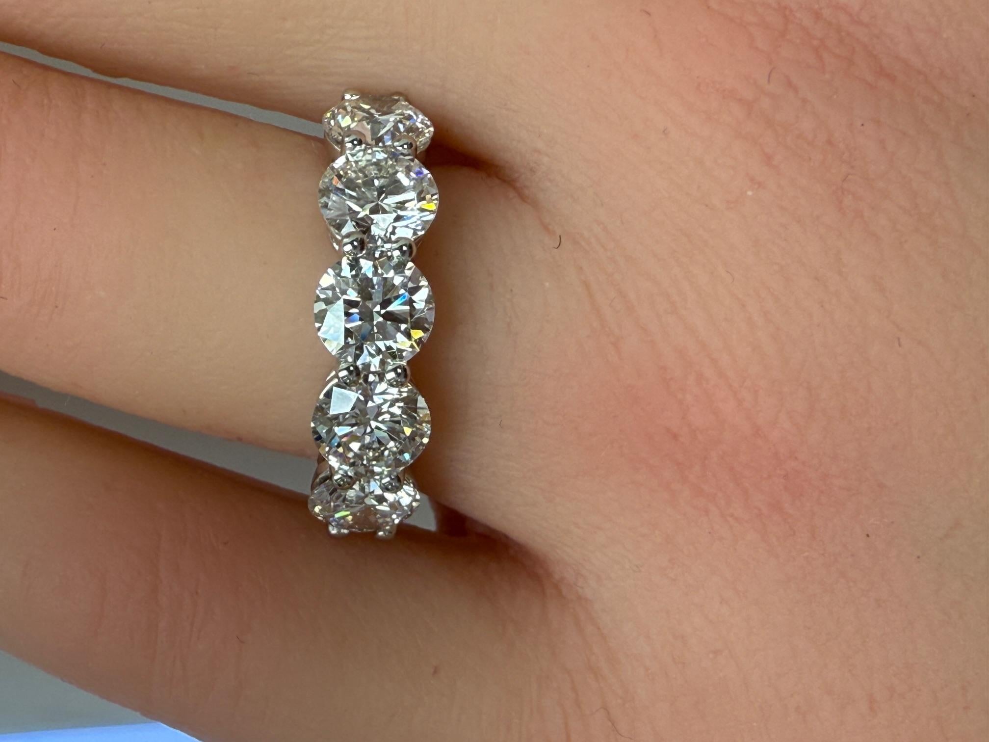 Fascia di diamanti tondi e brillanti con certificazione GIA da 3,51 CTW in platino in vendita 5