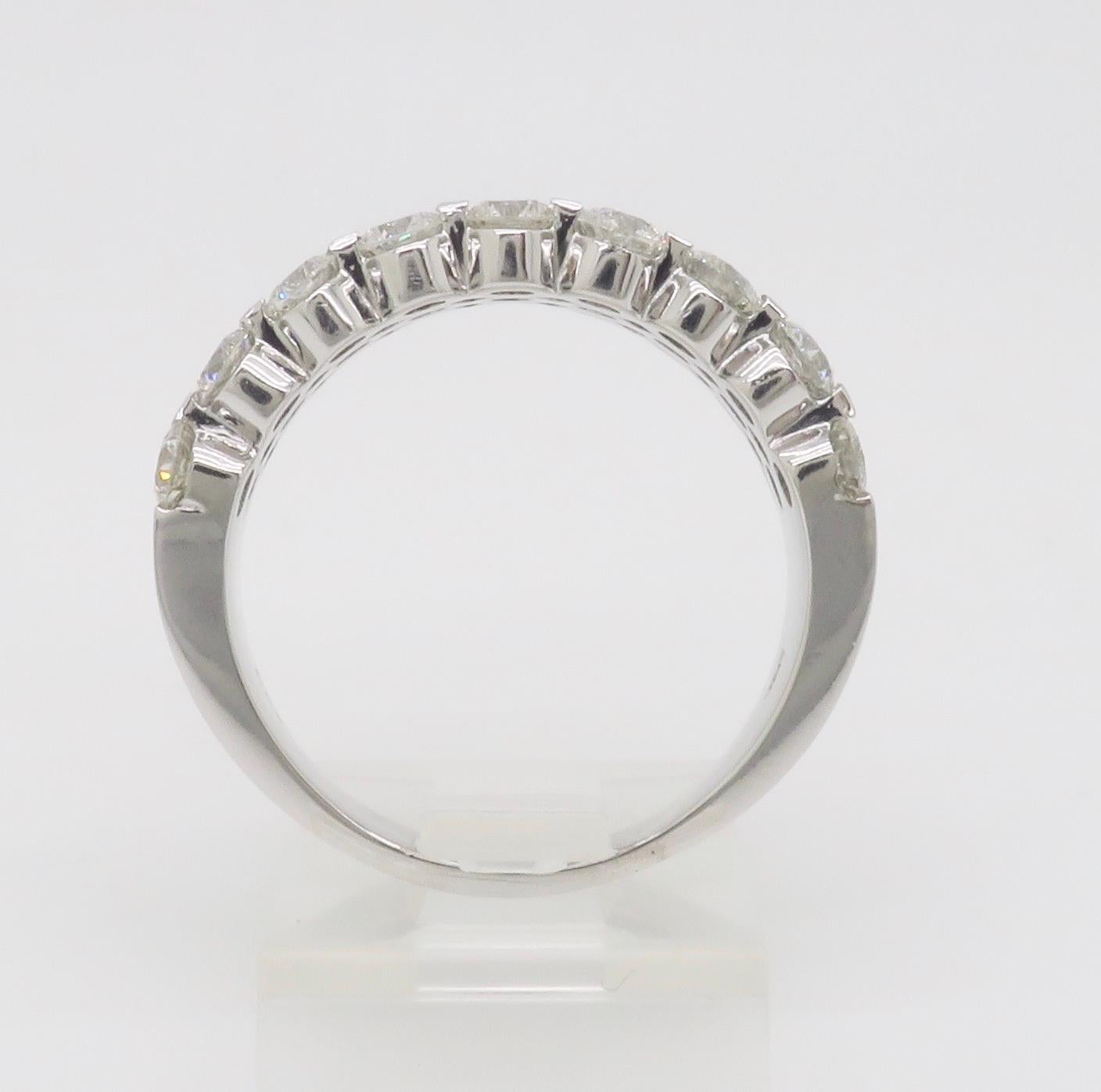 3(51CTW Three Row Diamond Band (bande de diamants à trois rangs) en vente 7