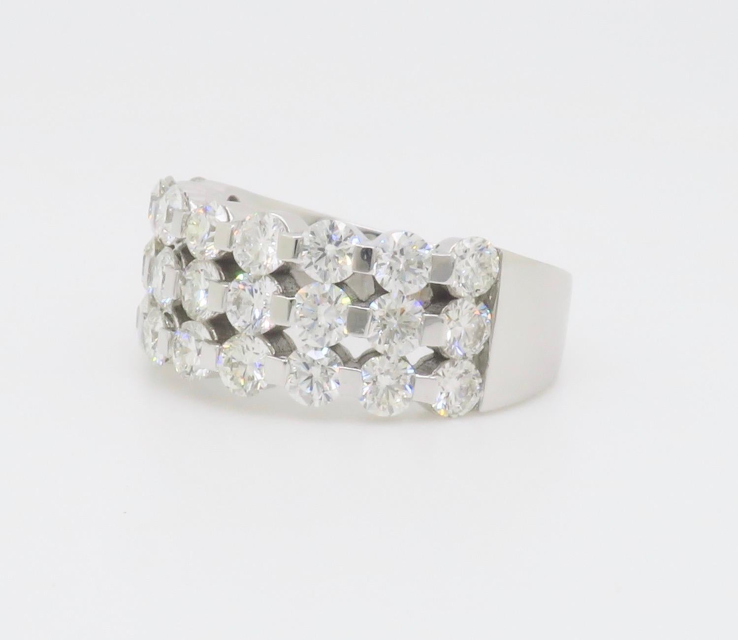 3(51CTW Three Row Diamond Band (bande de diamants à trois rangs) en vente 9