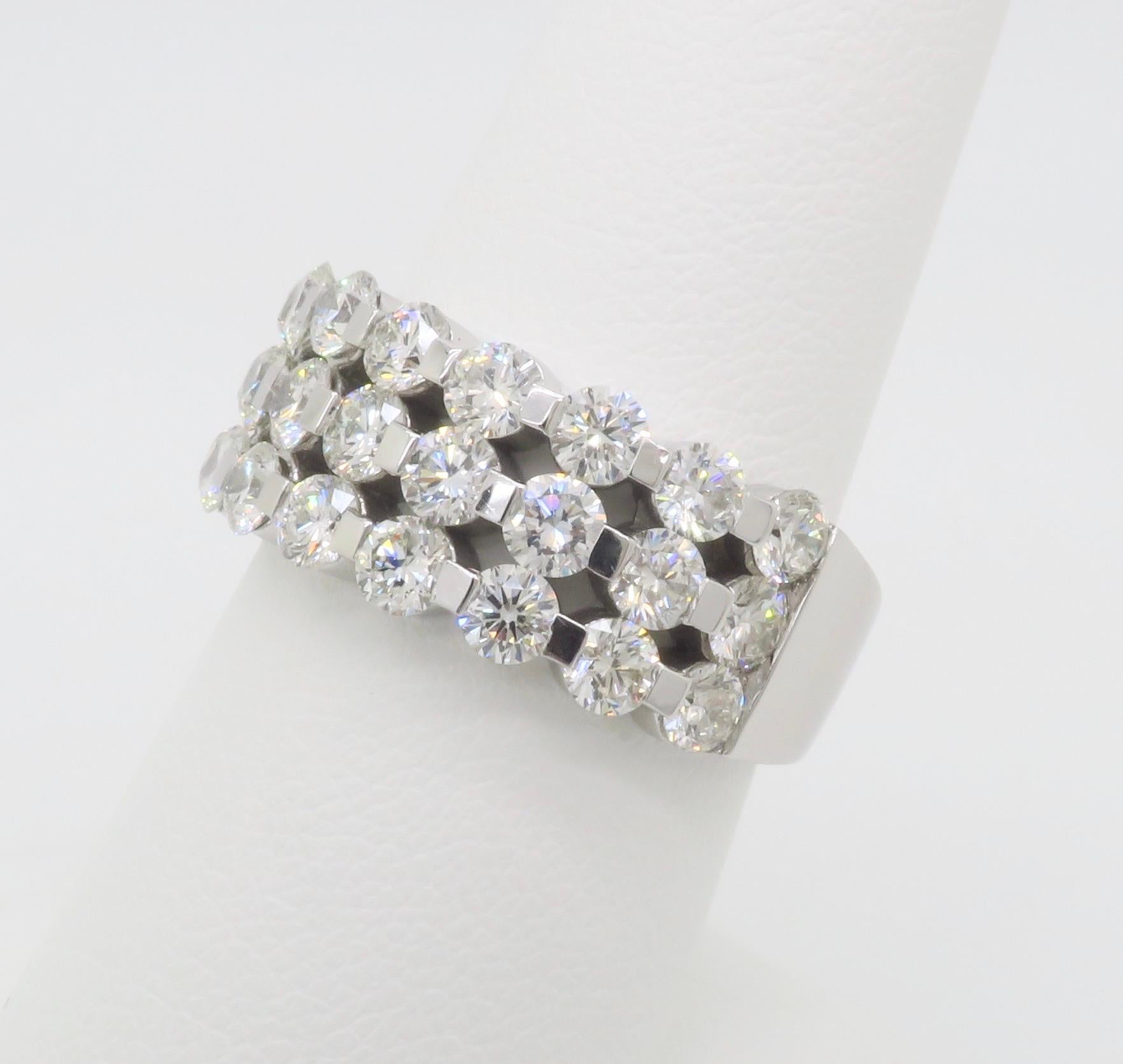 3(51CTW Three Row Diamond Band (bande de diamants à trois rangs) Neuf - En vente à Webster, NY