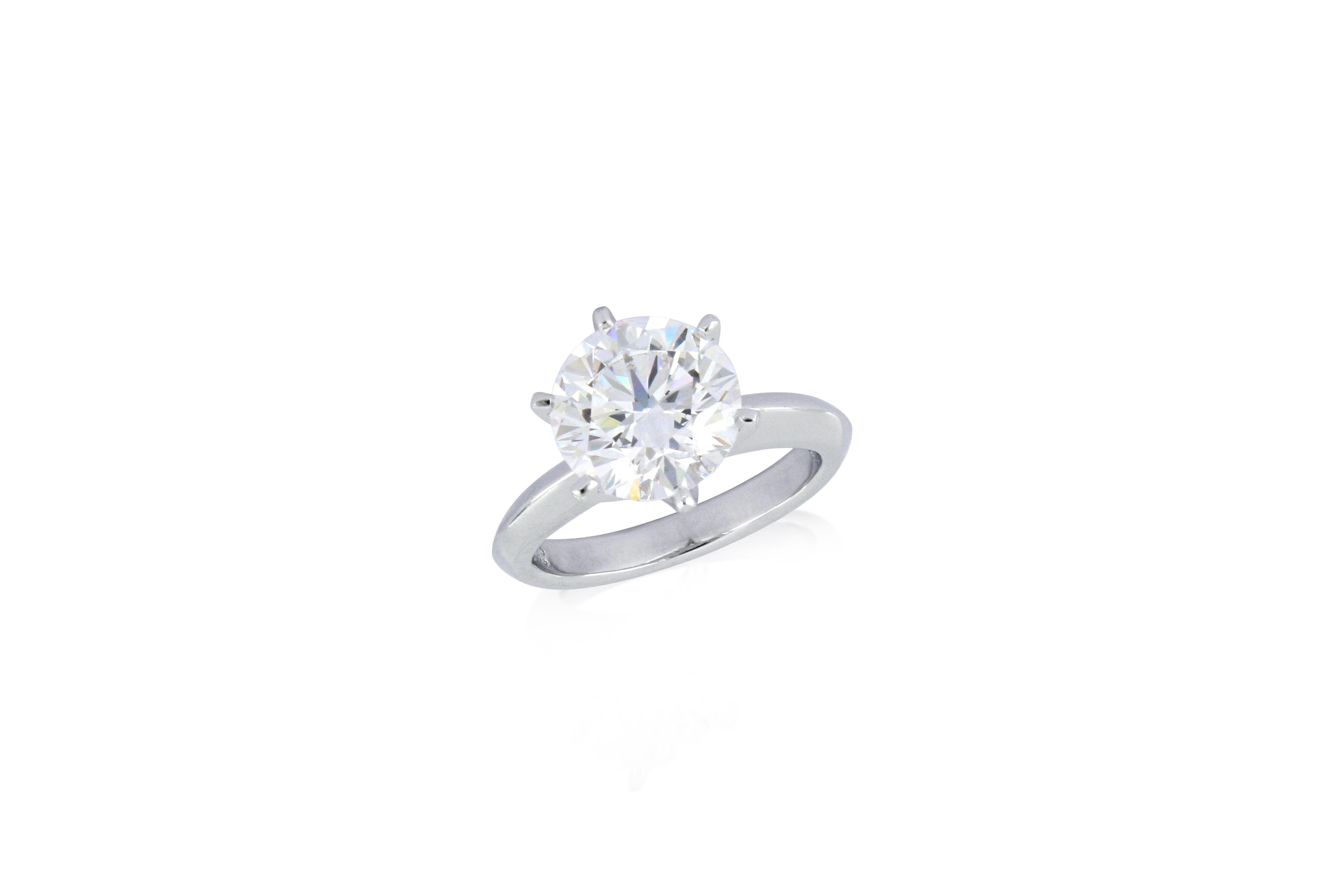 Women's 3.52 Carat Natural Diamond Ring in 18K White Gold For Sale