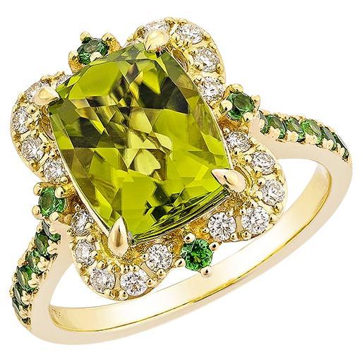 3,52 Karat Peridot Ausgefallener Ring aus 18KYG mit Tsavorit und weißem Diamant.   im Angebot