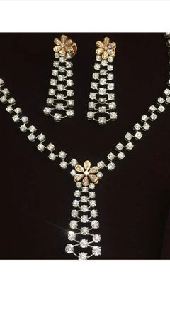 Parure fleurs ornée de diamants naturels de 3,52 carats