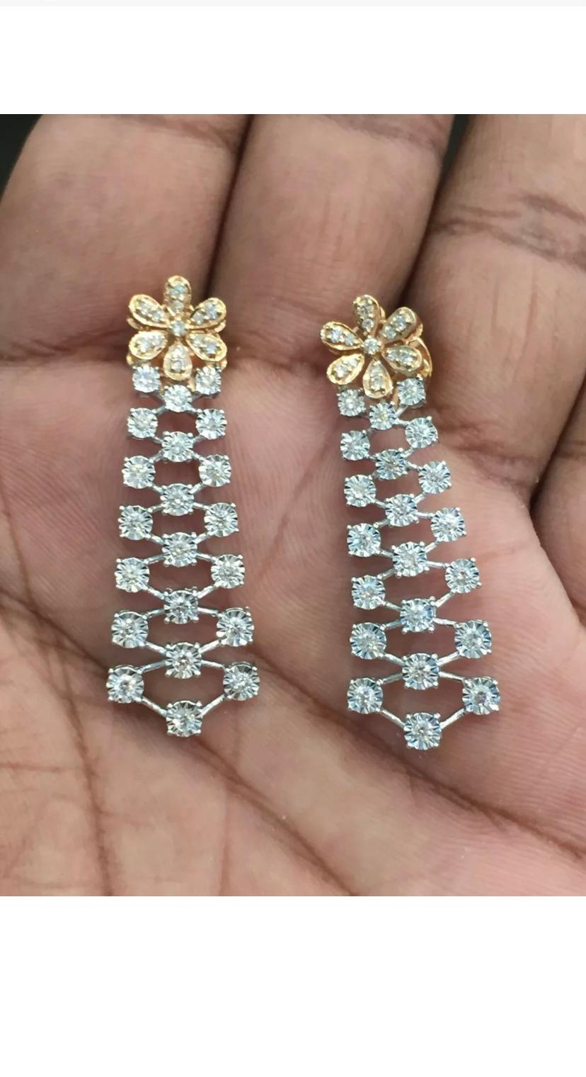 3.52 Carats Natural Diamonds Flowers Gold Parure For Sale 3