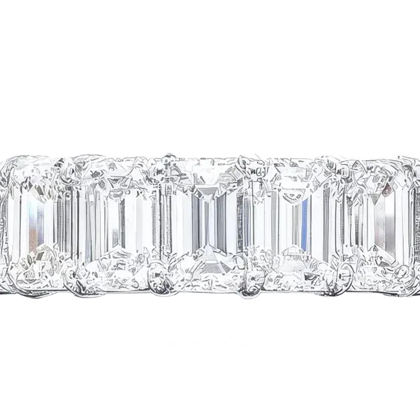Taille émeraude 3.52ct Emerald Cut Single-Row Diamond Band Platinum Ring VVS2 E Clarity (bague en platine à une rangée de diamants) en vente