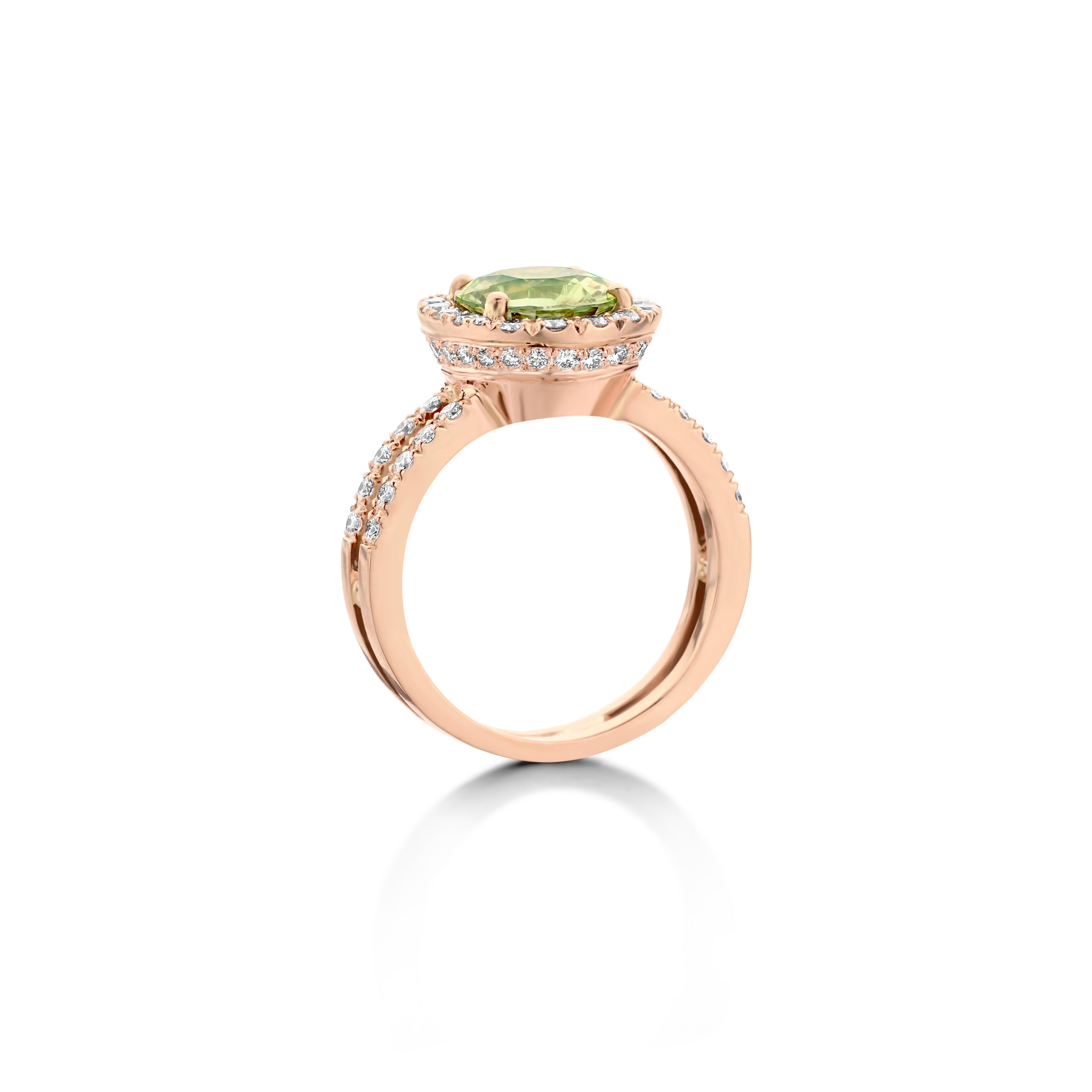 One of a kind cocktail ring in 18K rose gold 7,6g set with 1 eye clean, green sapphire in oval cut 3,52Ct and the finest diamonds 0,86Ct VS/F quality in brilliant cut. 

Because every sapphire has his own color, every piece of the “Emely” collection