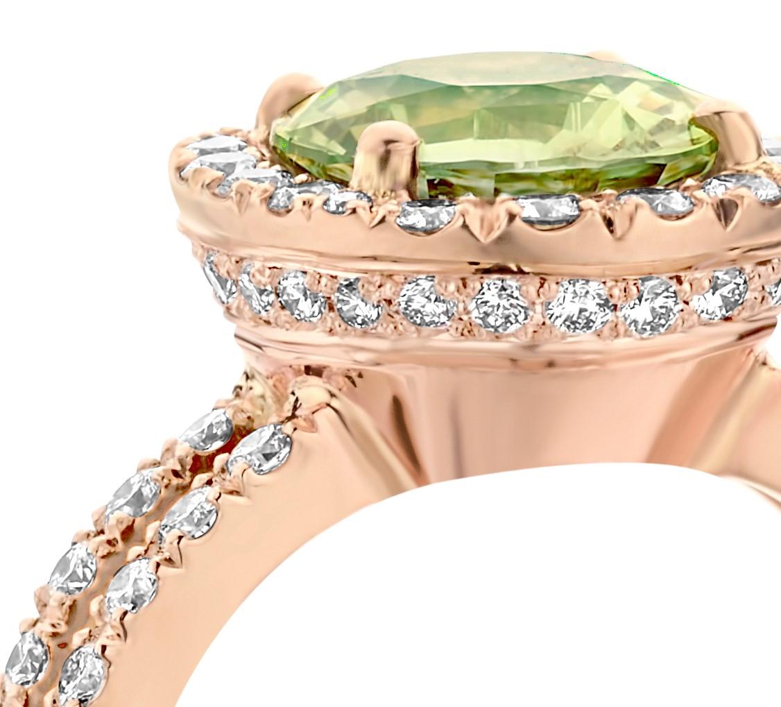 Cushion Cut 3.52Ct Green Sapphire, Cluster Diamond 0.86Ct VS-F 18K Rose Gold Cocktail Ring For Sale