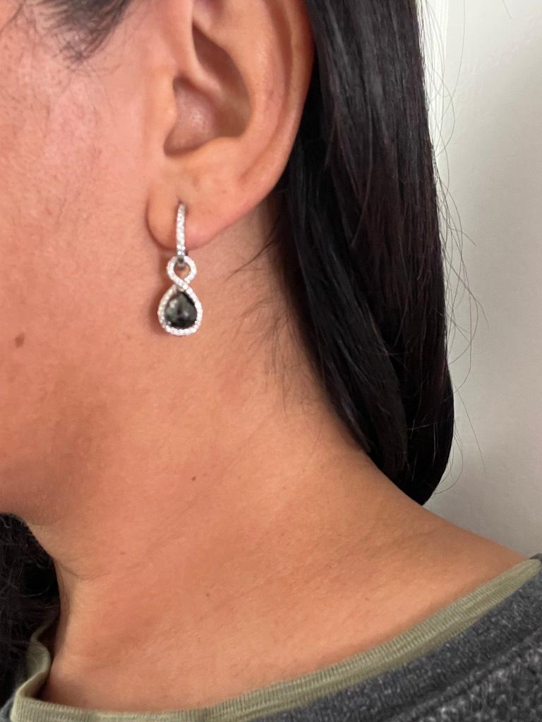 3.53 Carat Black Diamond White Diamond White Gold Dangle Earrings In New Condition For Sale In Los Angeles, CA