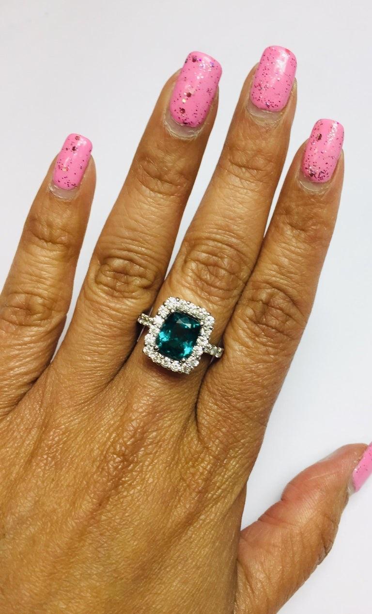 Contemporain Bague de fiançailles en or blanc avec apatite naturelle et diamant naturel de 3,53 carats en vente
