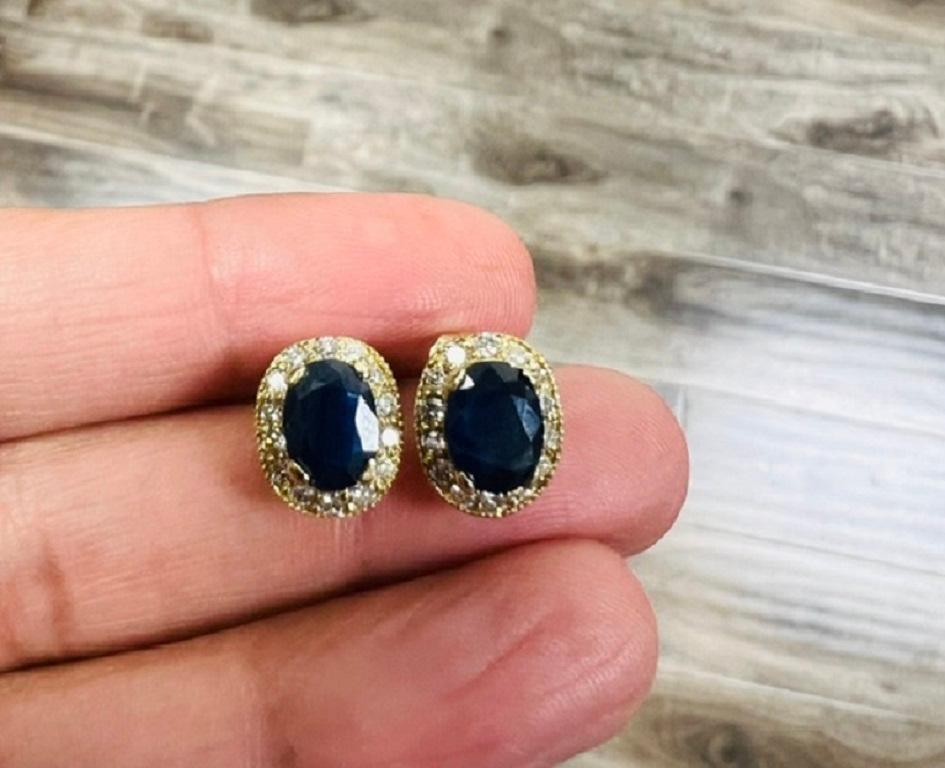 Boucles d'oreilles or jaune 14 carats 3.53 carats saphir bleu naturel diamant Neuf - En vente à Los Angeles, CA