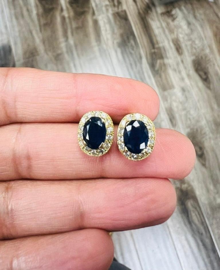 Boucles d'oreilles or jaune 14 carats 3.53 carats saphir bleu naturel diamant Pour femmes en vente