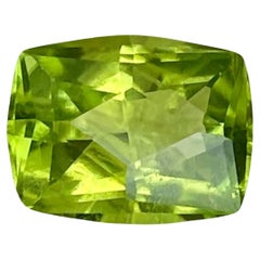 3,53 Karat Peridot Stein Custom Präzisionsschliff Natürlicher Pakistanischer Edelstein