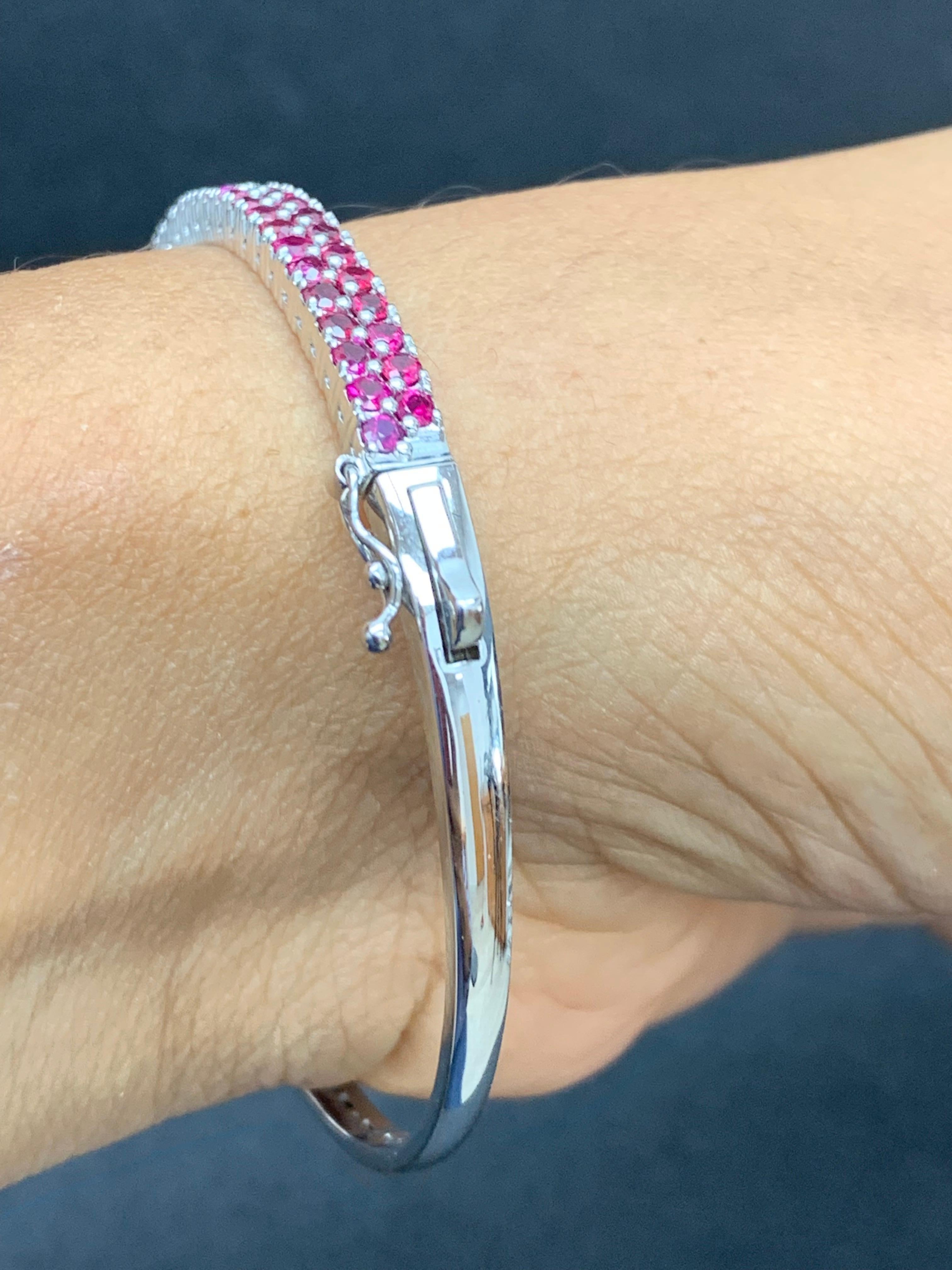 Bangle con rubino a 2 file e taglio rotondo da 3,53 carati in oro bianco 14K in vendita 11