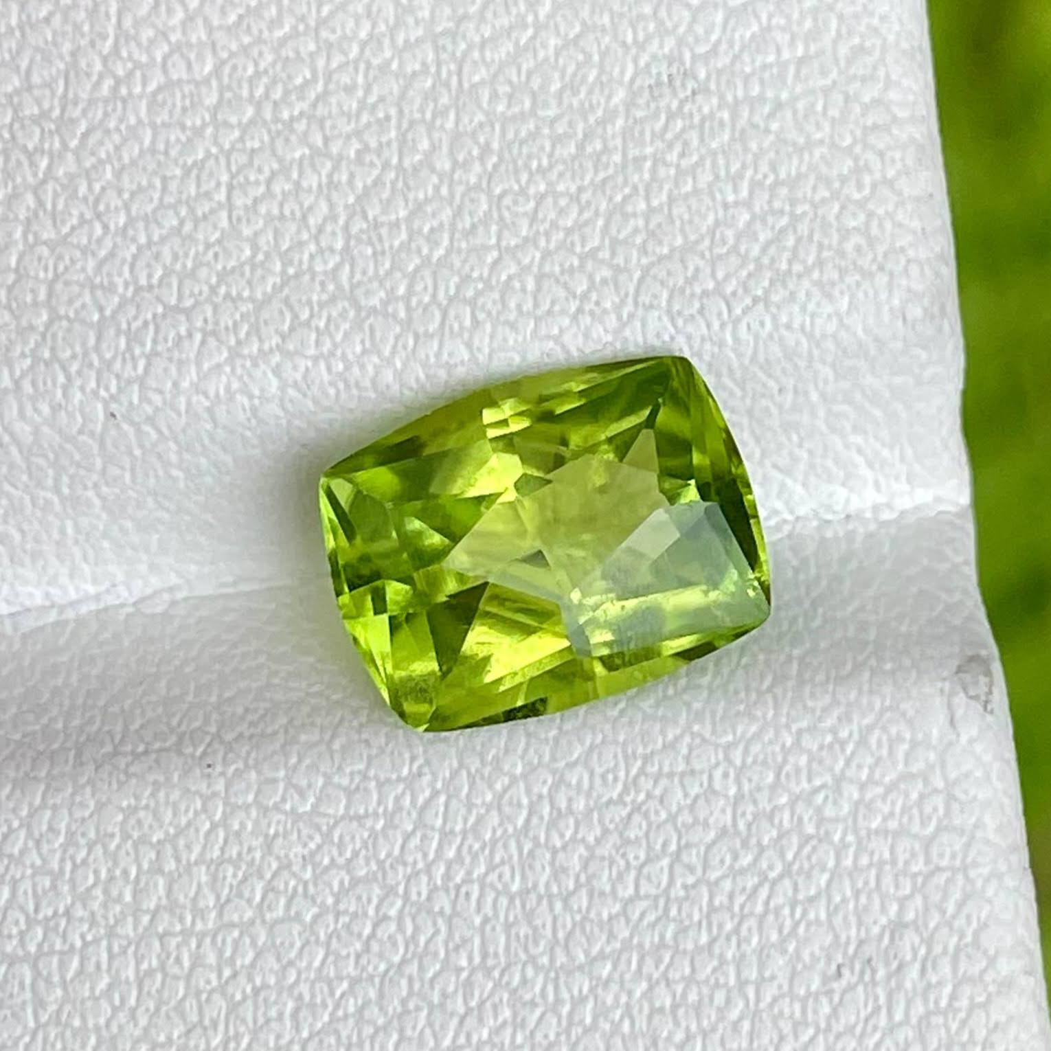 Women's or Men's 3.53 Carat Natural Loose Peridot Stone Custom Precision Cut Pakistani Gemstone For Sale