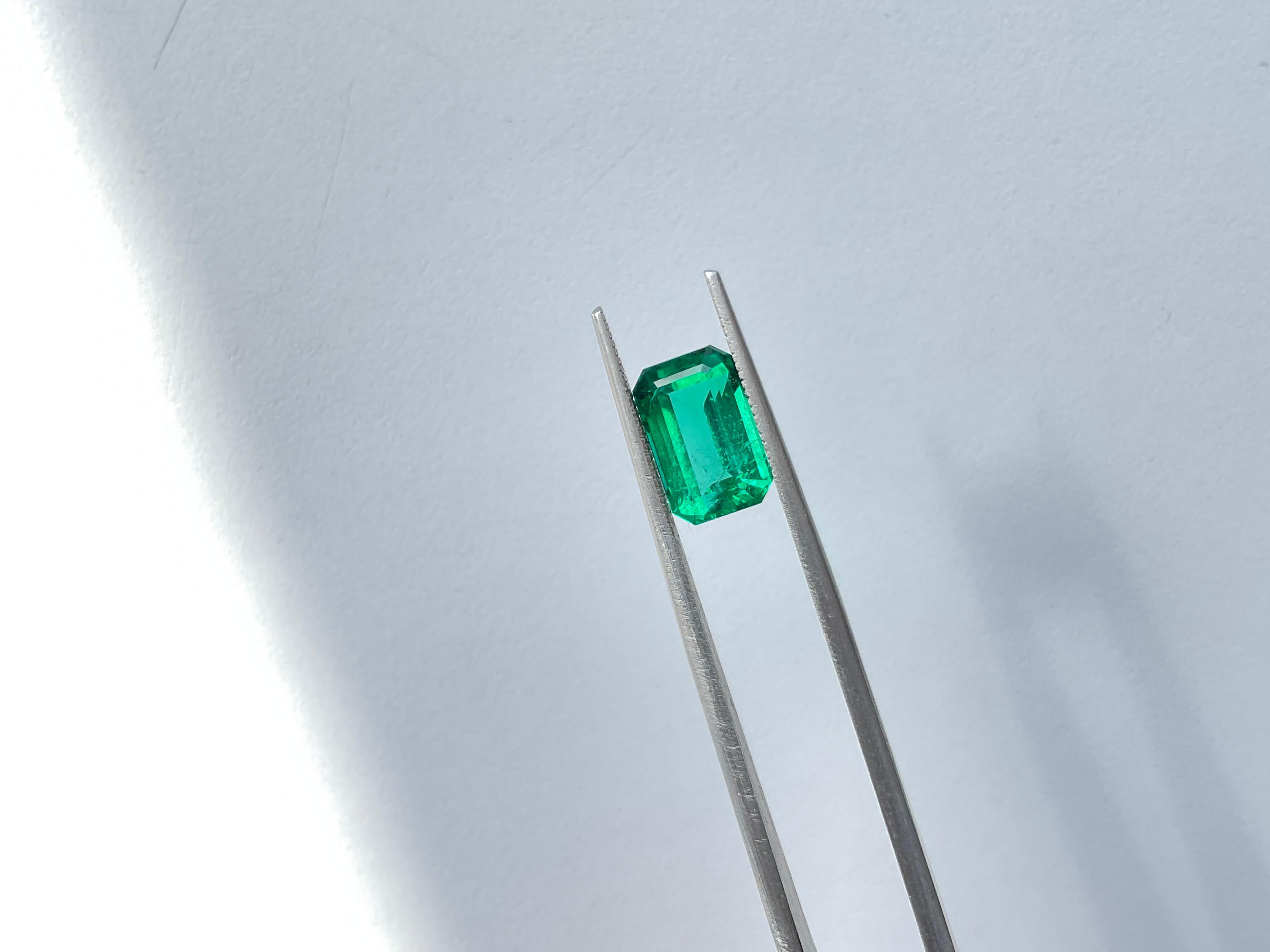 3.53 carats Zambian Emerald Octagon Cut stone for fine Jewelry Natural Gemstone For Sale 2