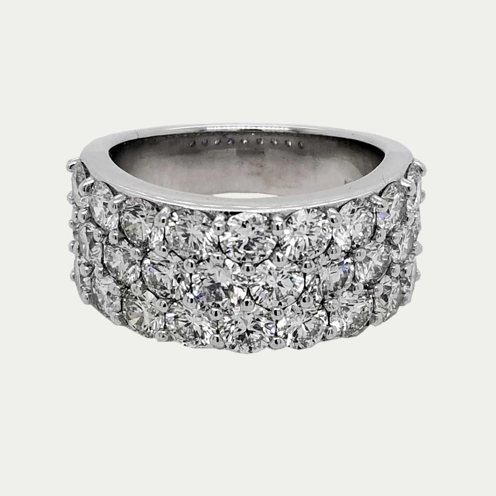 Women's 3.53 Ct 3 Row Round Brilliant Diamond Anniversary Ring For Sale