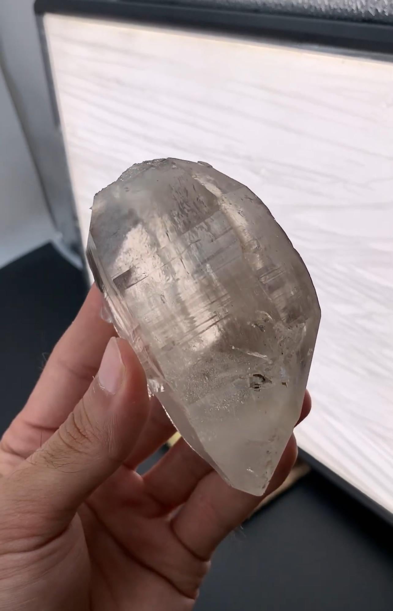 353 Grams Tabular Double Terminated Smoky Quartz Crystal From Pakistan In Good Condition For Sale In Peshawar, PK
