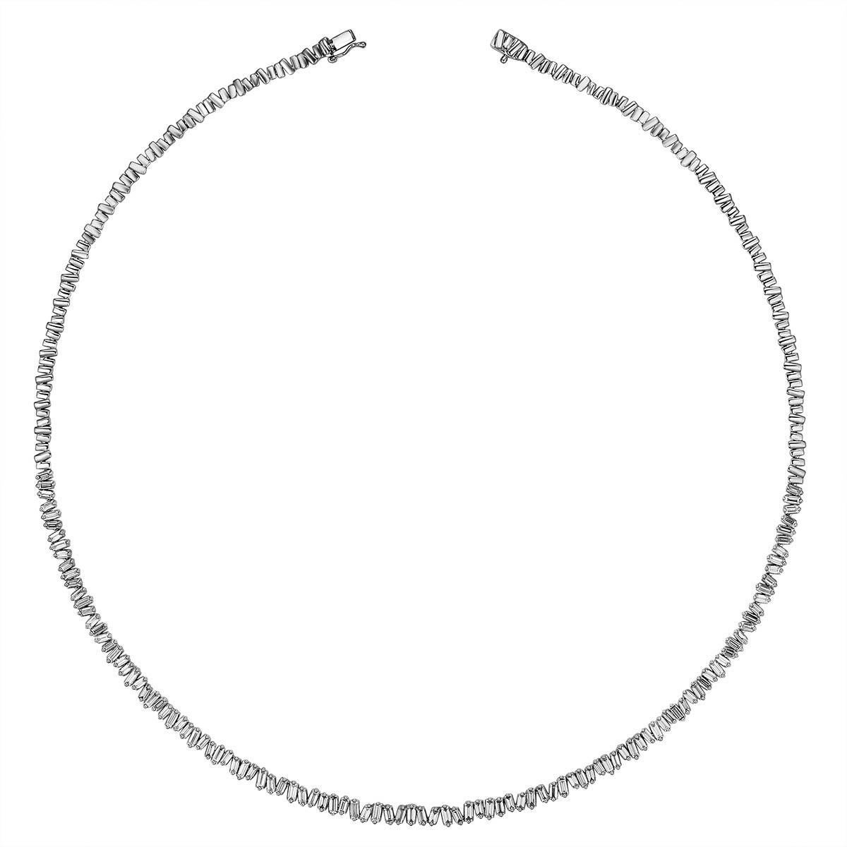 Moderno Collana di 3,53 carati Nature Baguette Off-Center Tennis Line Statement in vendita