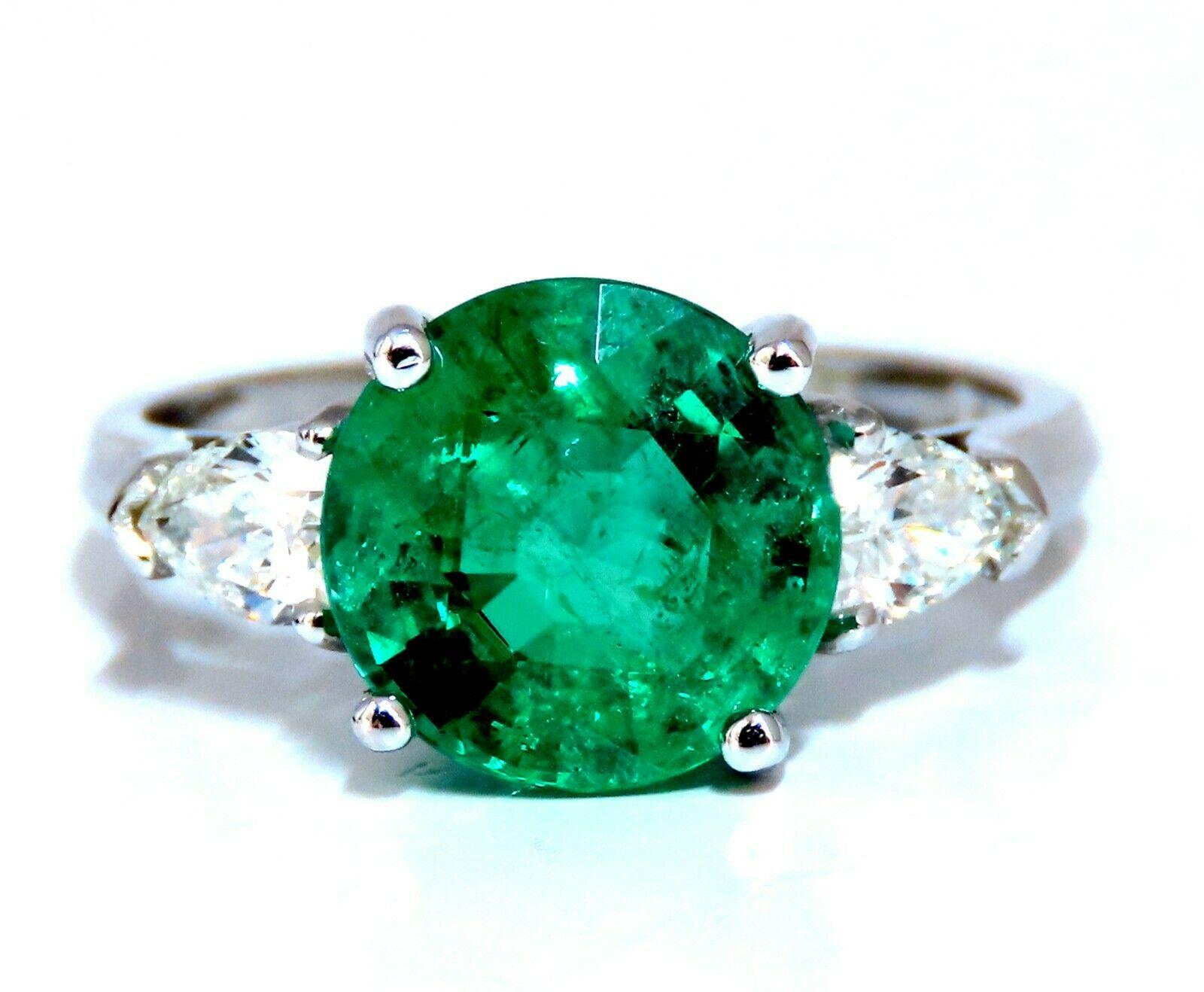 3.53 Carat Natural Round Emerald Diamonds Three-Stone Ring 14 Karat In New Condition In New York, NY