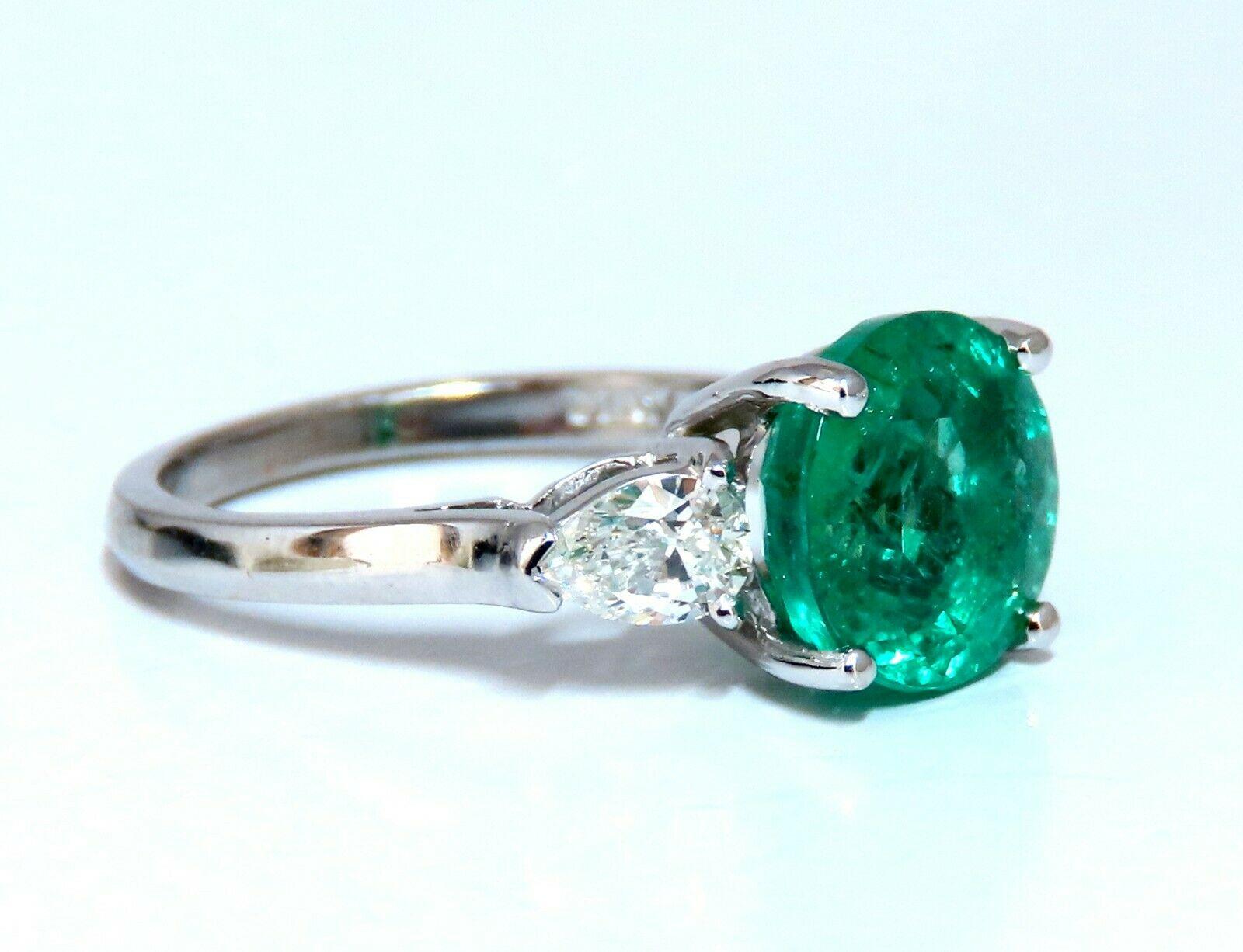 Women's or Men's 3.53 Carat Natural Round Emerald Diamonds Three-Stone Ring 14 Karat