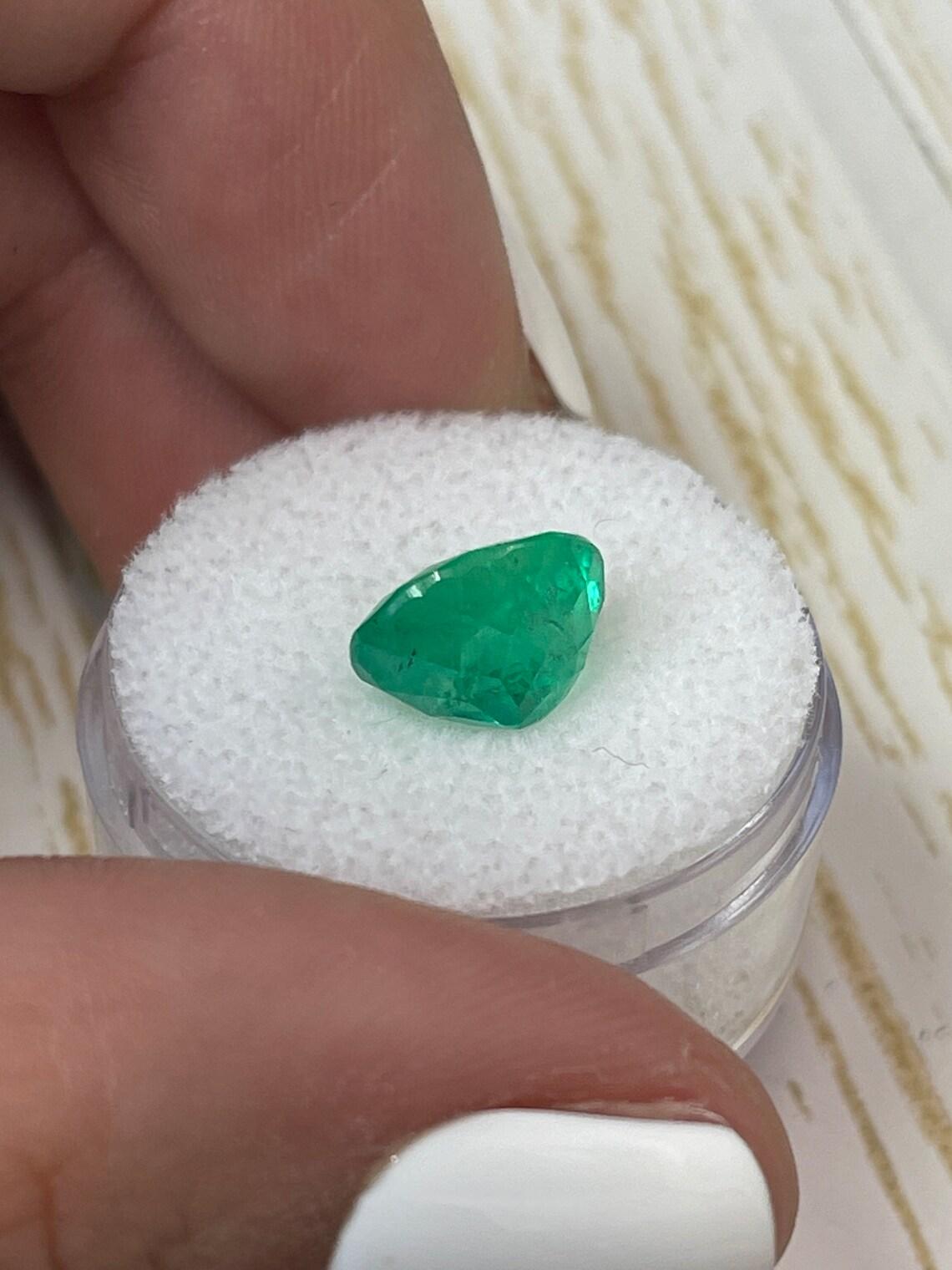 3.54 Carat 11x8 Muzo Green Colombian Emerald - Oval Cut  Pierre de naissance du mois de mai Pour femmes en vente