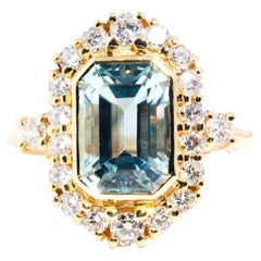 3.54 Carat Bright Blue Aquamarine and Diamond Contemporary 18 Carat Gold Ring