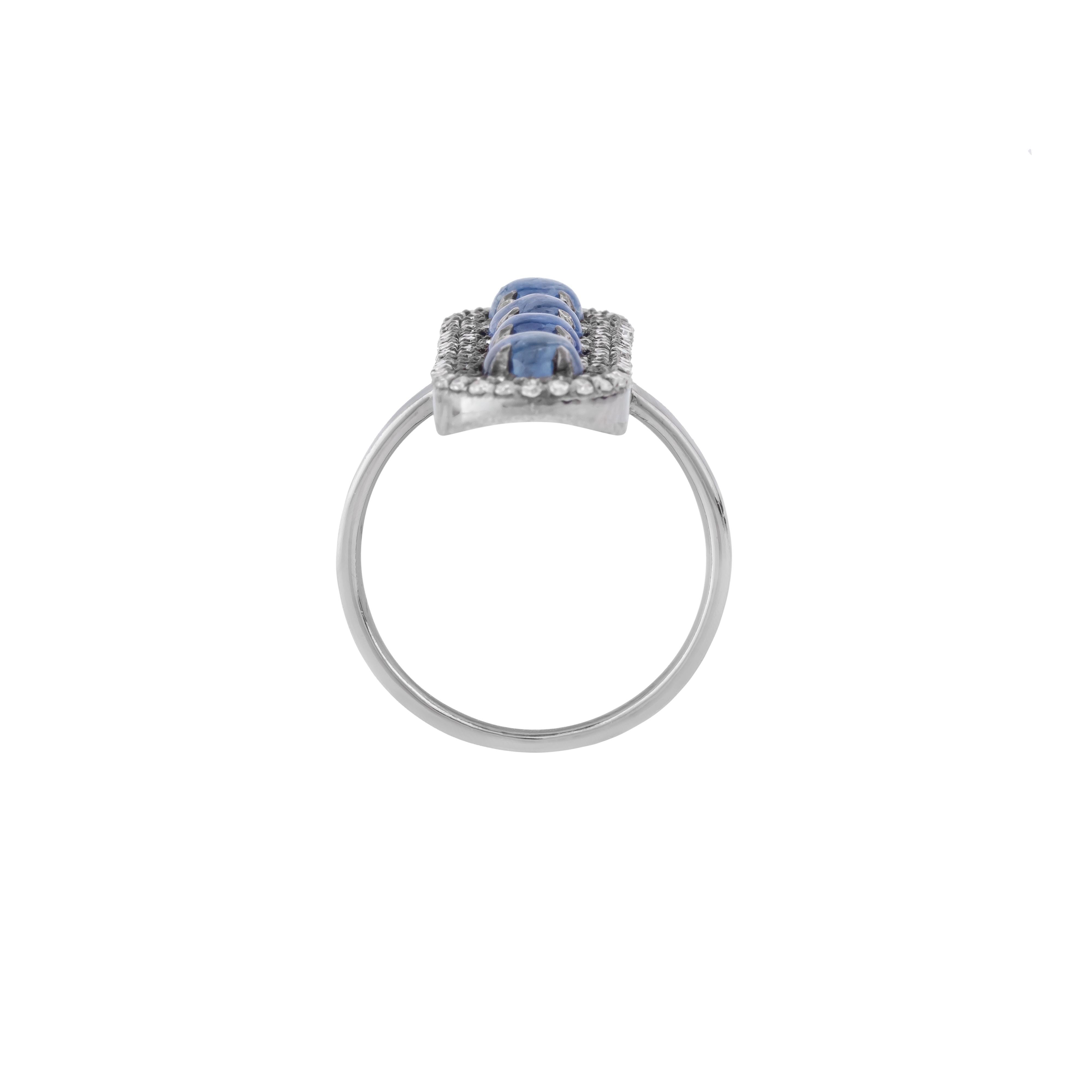 Round Cut 3.54 Carat Diamond and Sapphire Fashion Ring For Sale