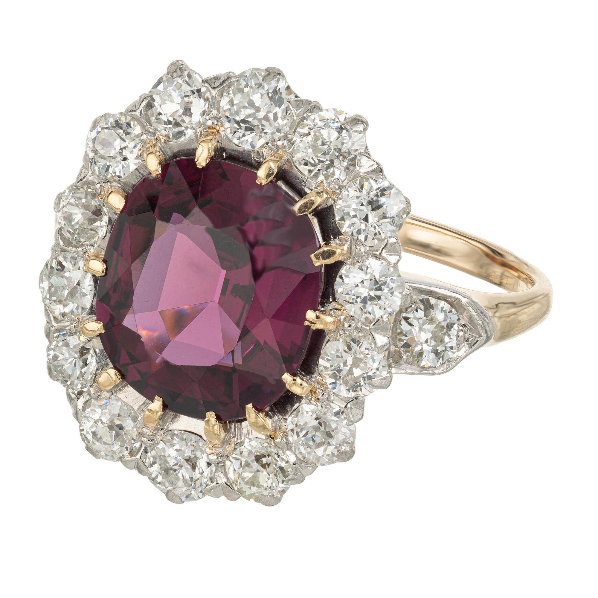 3,54 Karat Oval Granat Diamant Halo Gelbgold Verlobungsring (Ovalschliff) im Angebot