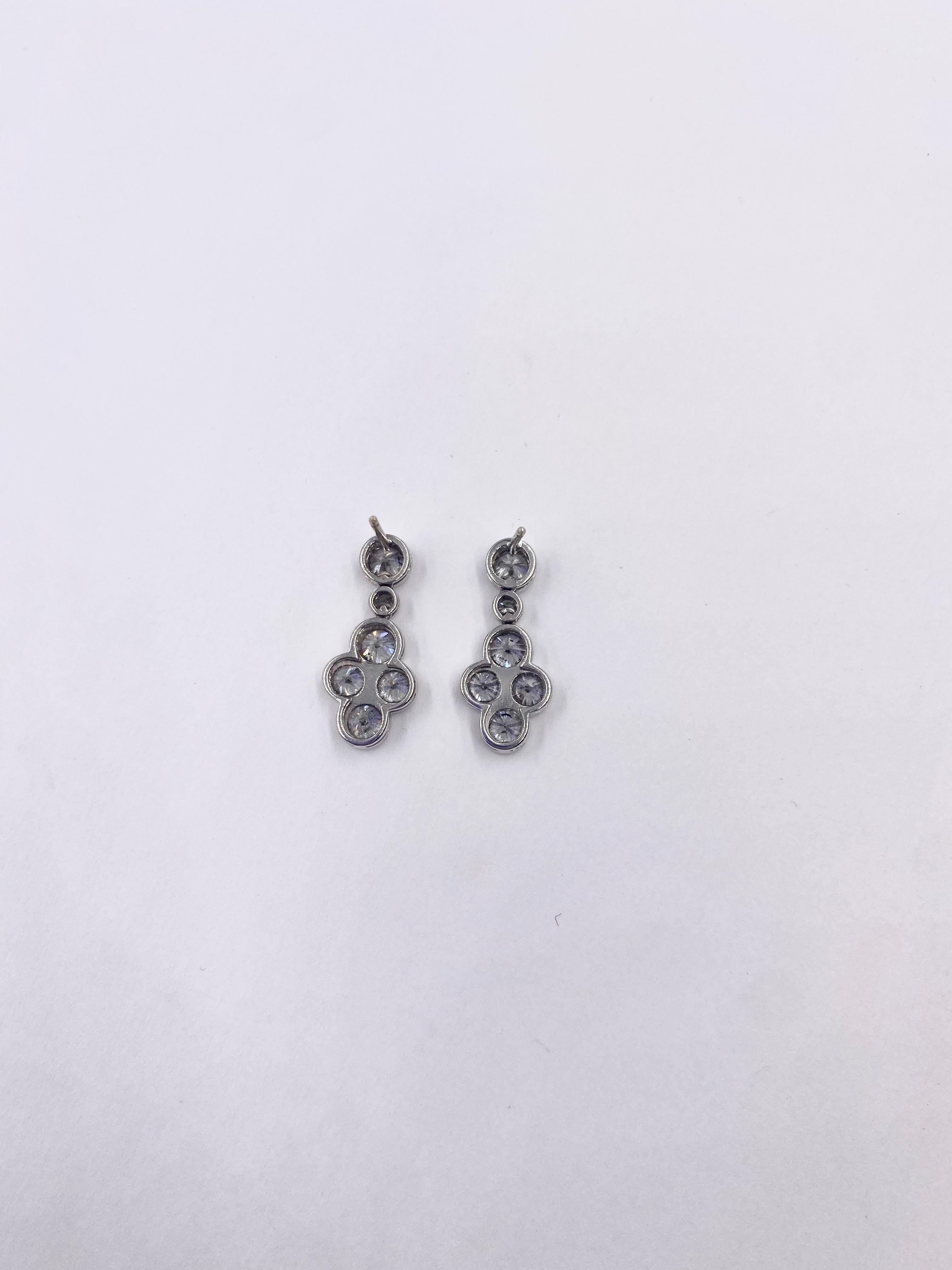 Modern 3.54 Carats Diamond and Gold 18k Cross Earrings For Sale