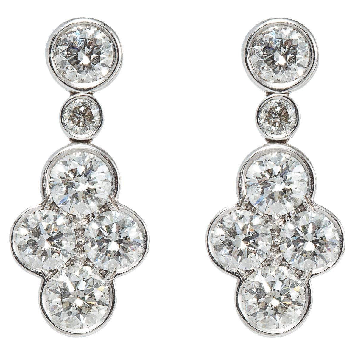 3.54 Carats Diamond and Gold 18k Cross Earrings For Sale