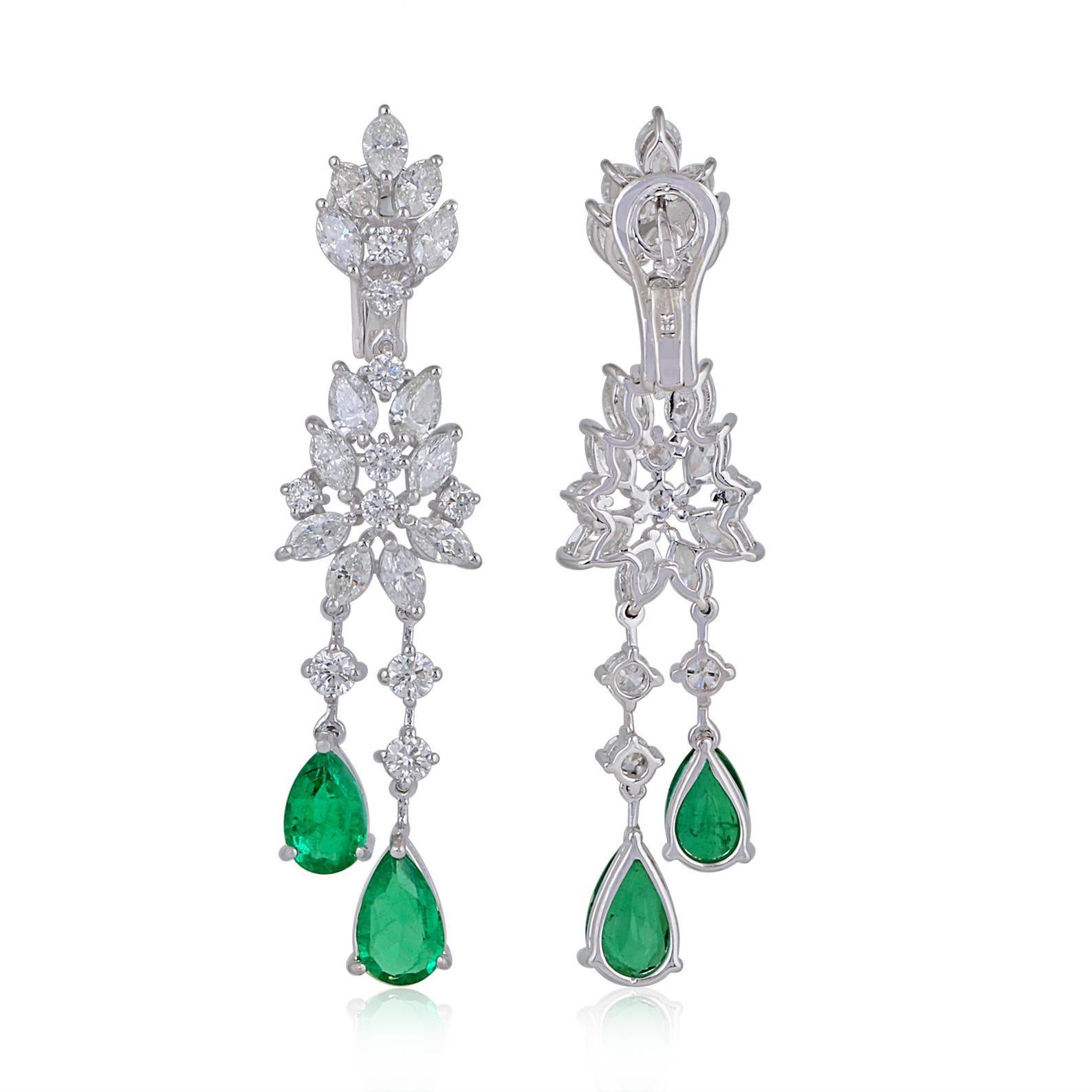 Modern 35.40 Carats Diamond Zambian Emerald 14 Karat Gold Earrings Necklace Ring Set For Sale