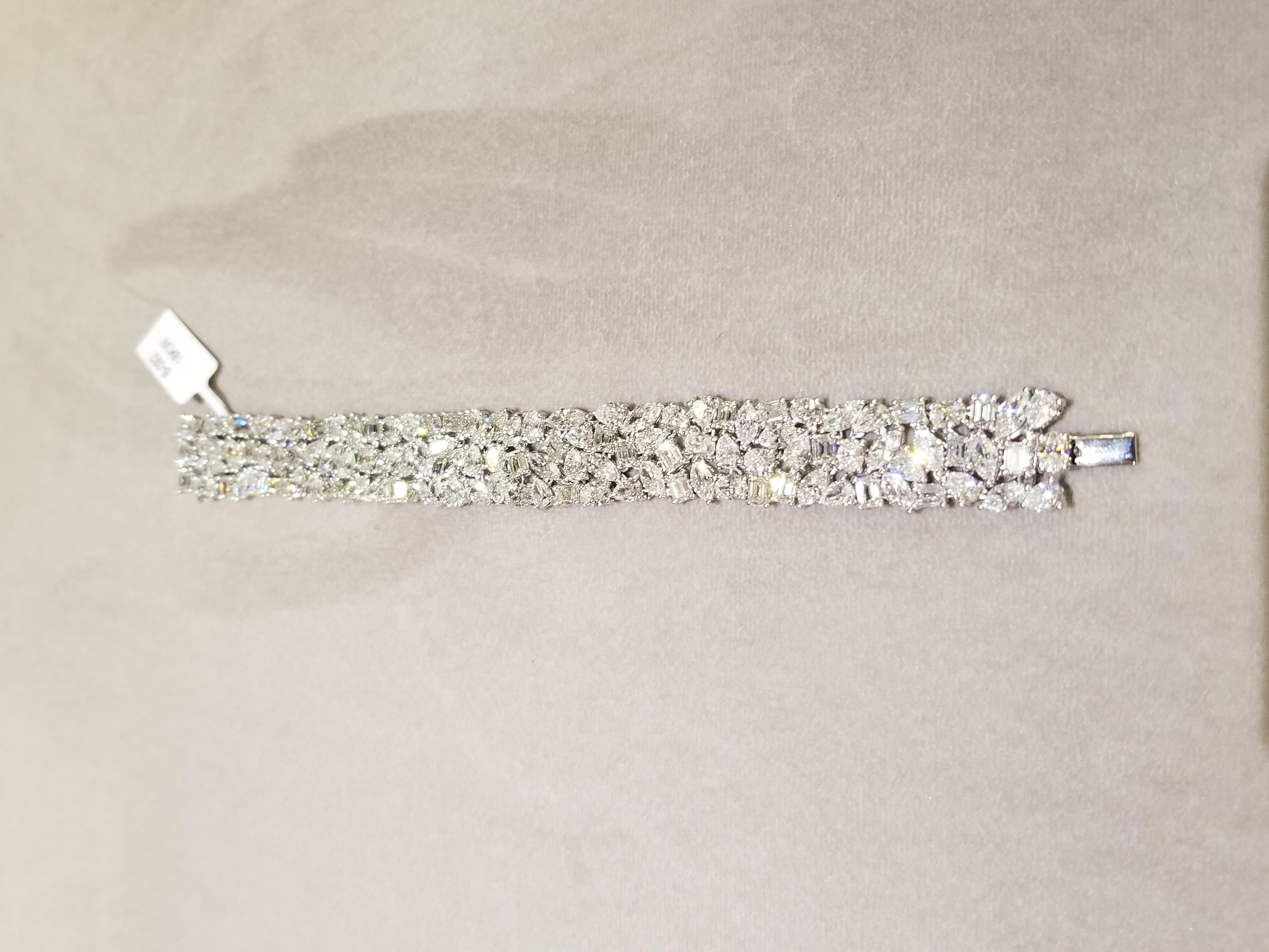 35.47ct Fancy Shaped diamond Bracelet  In New Condition For Sale In Astoria, NY