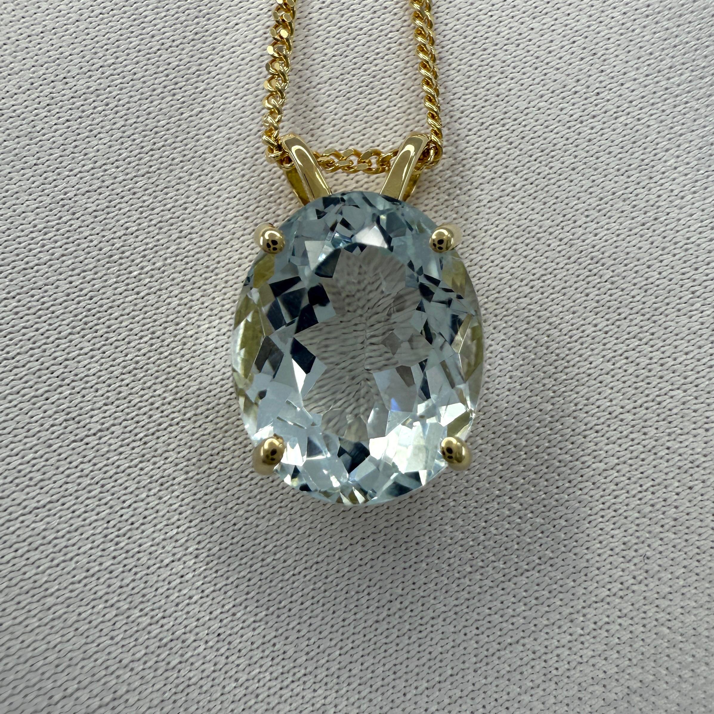 Collar Colgante Solitario de Oro Amarillo de 18k con Aguamarina de Corte Oval de 3,54 ct Azul Claro Corte oval en venta